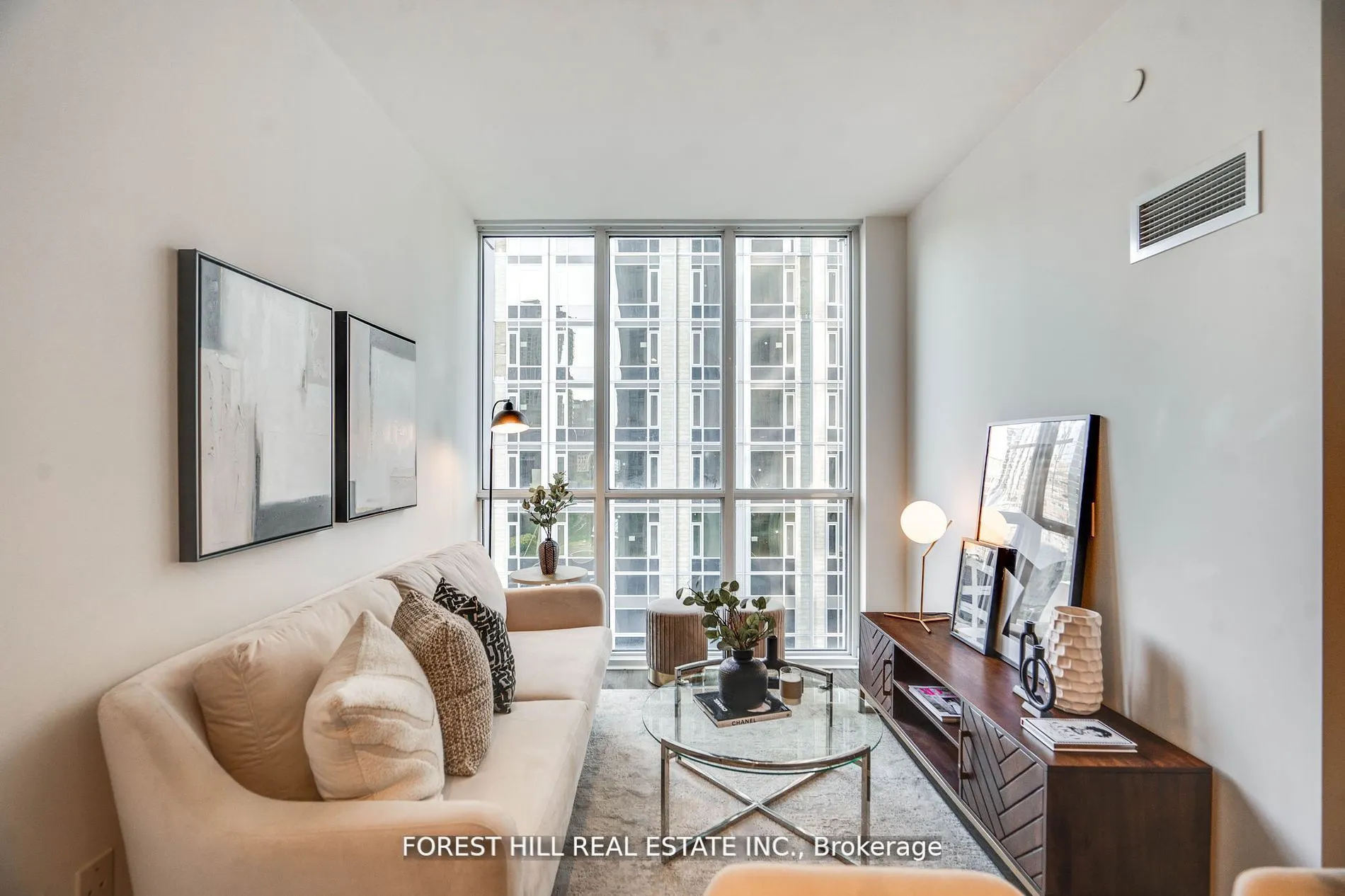 1 Yorkville Avenue, #802