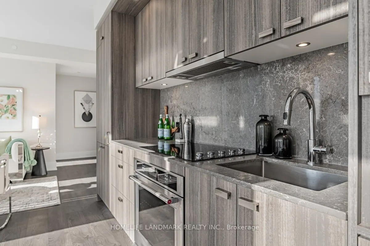 480 Front Street W #914