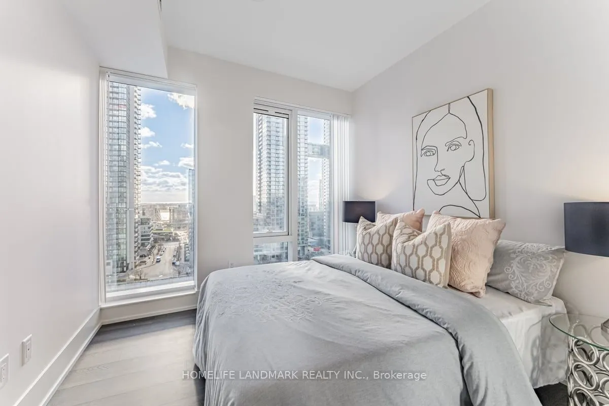 480 Front Street W #914