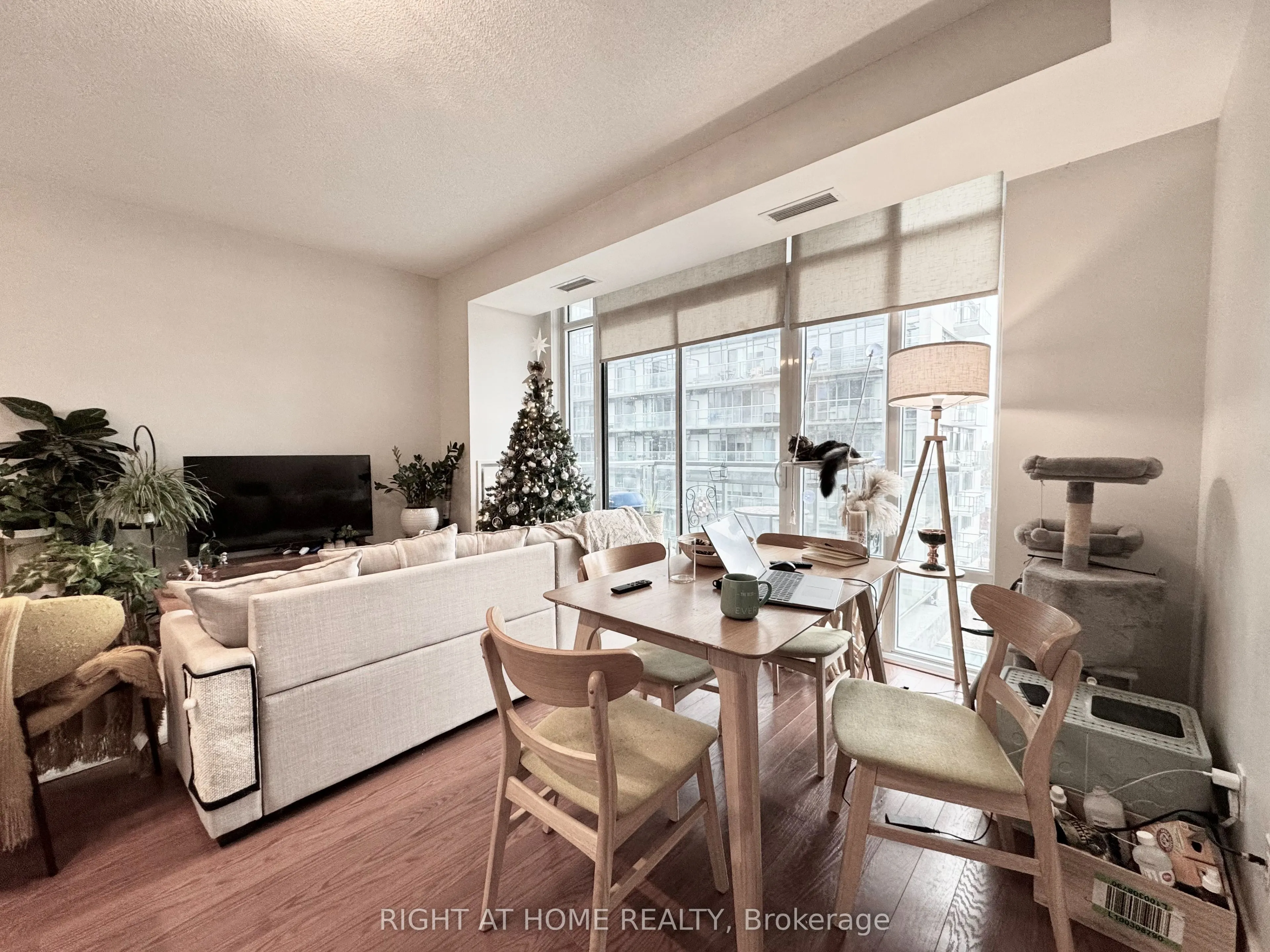 90 Stadium Road, #606