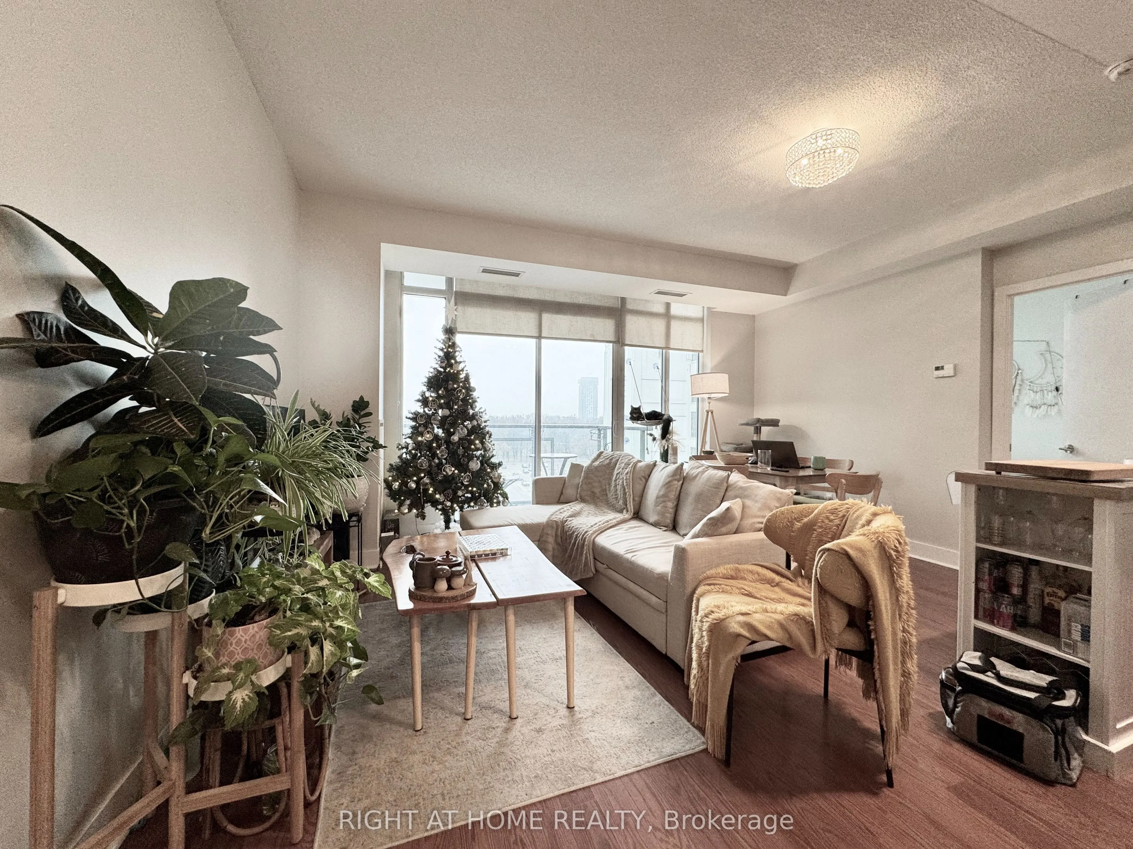90 Stadium Road, #606