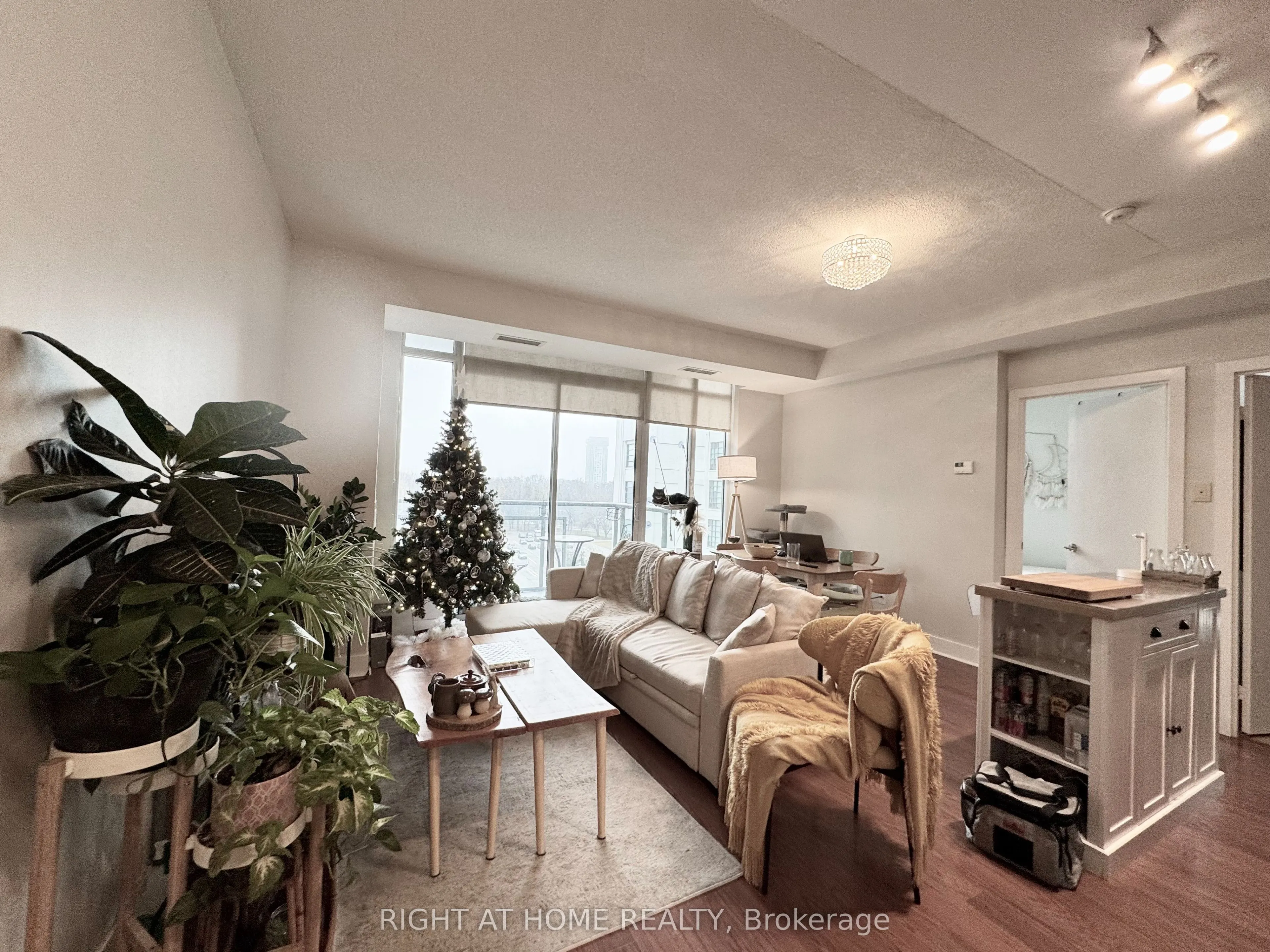 90 Stadium Road, #606