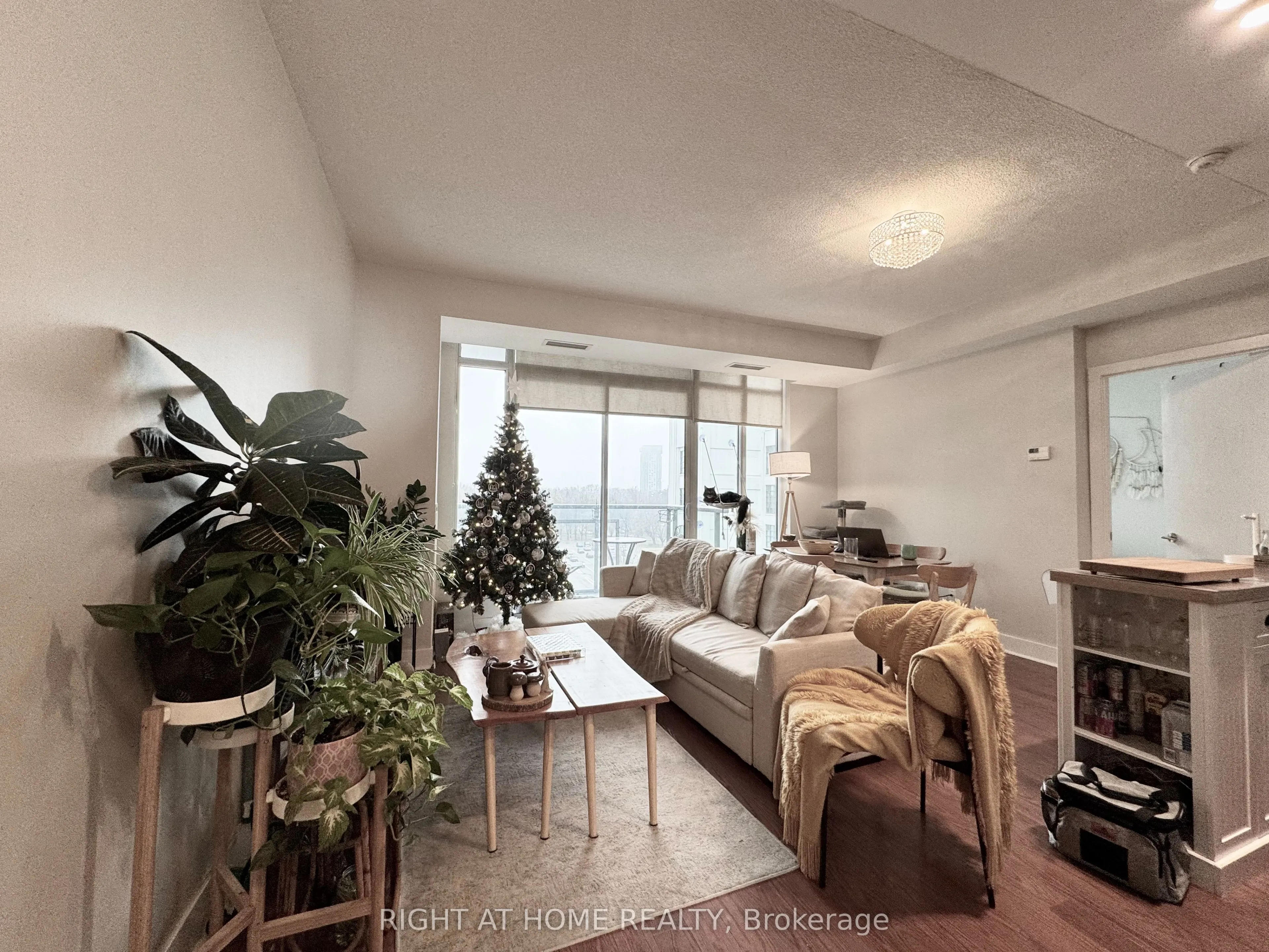 90 Stadium Road, #606