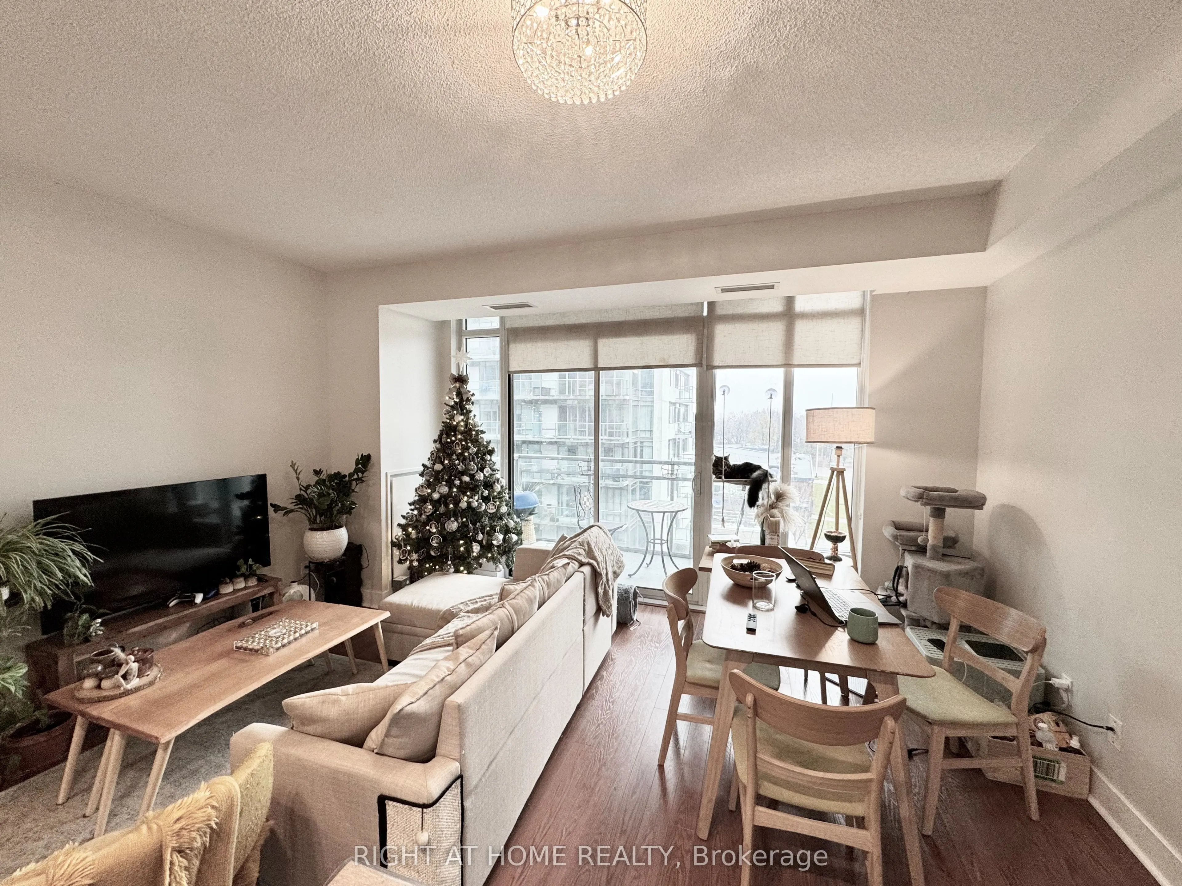 90 Stadium Road, #606