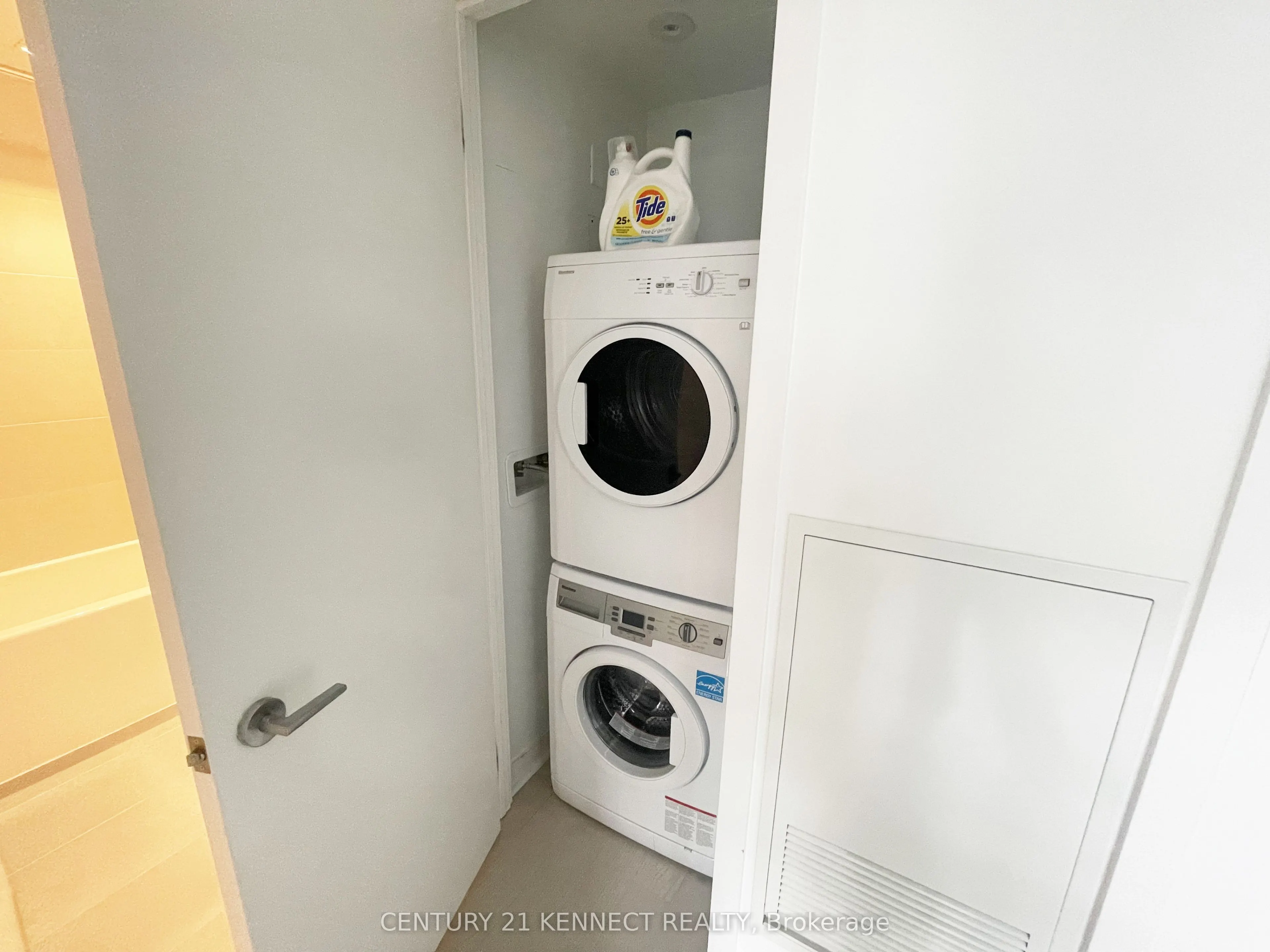 501 Adelaide Street W, #1209