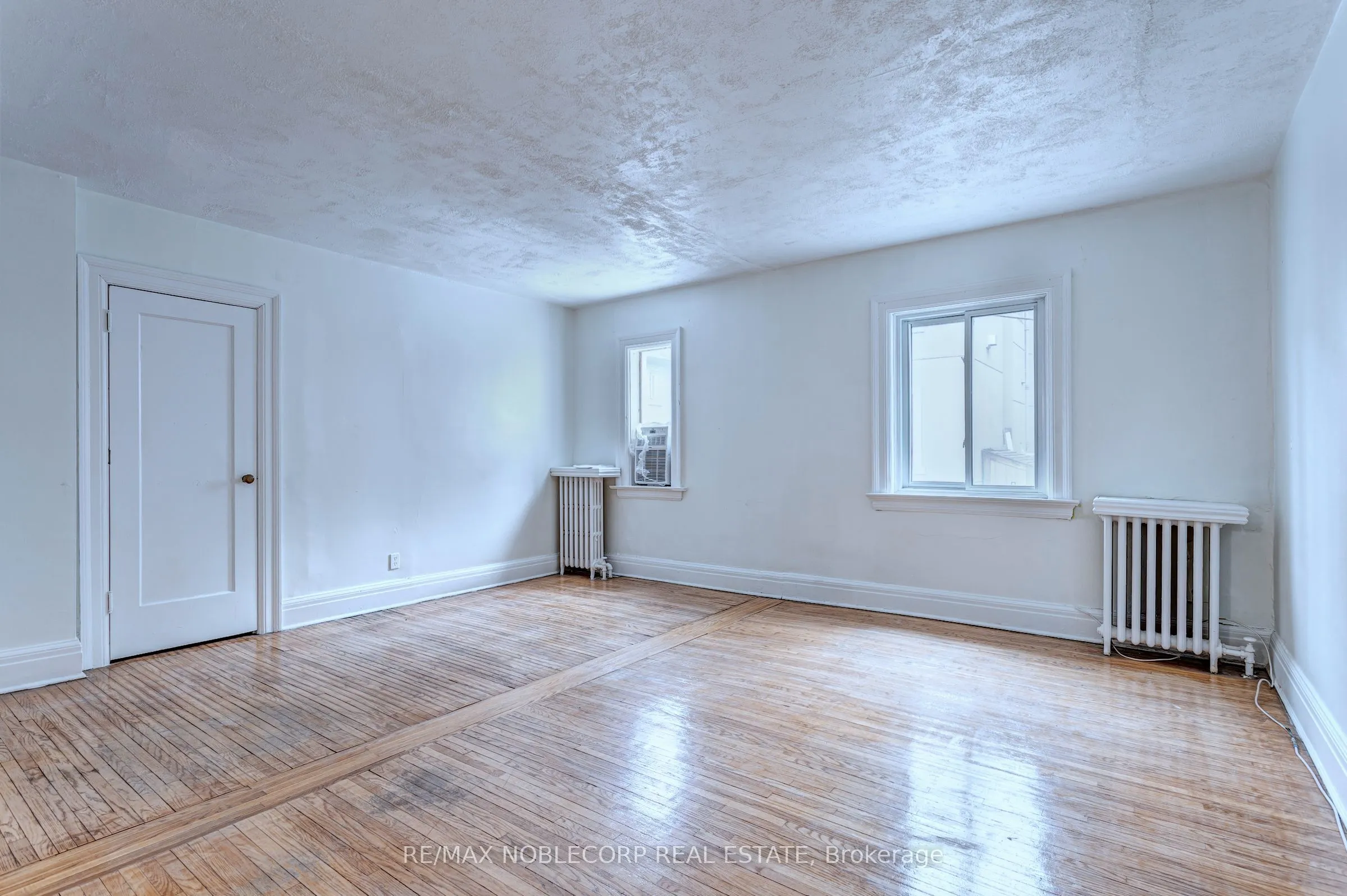 809 Duplex Avenue, #A  Main
