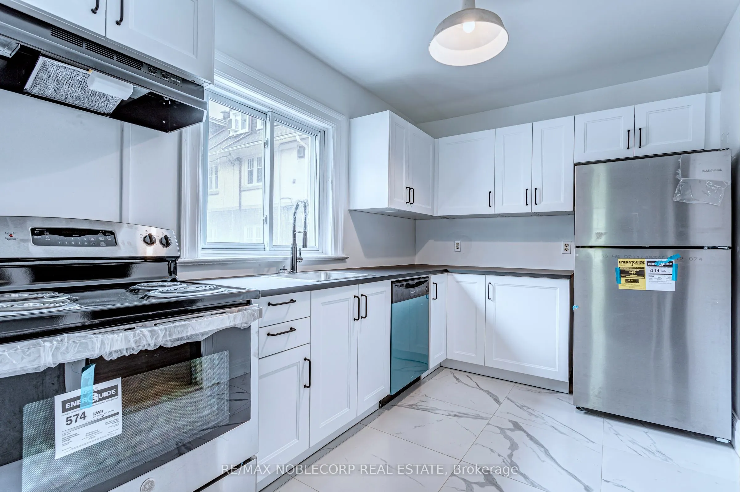809 Duplex Avenue, #A  Main