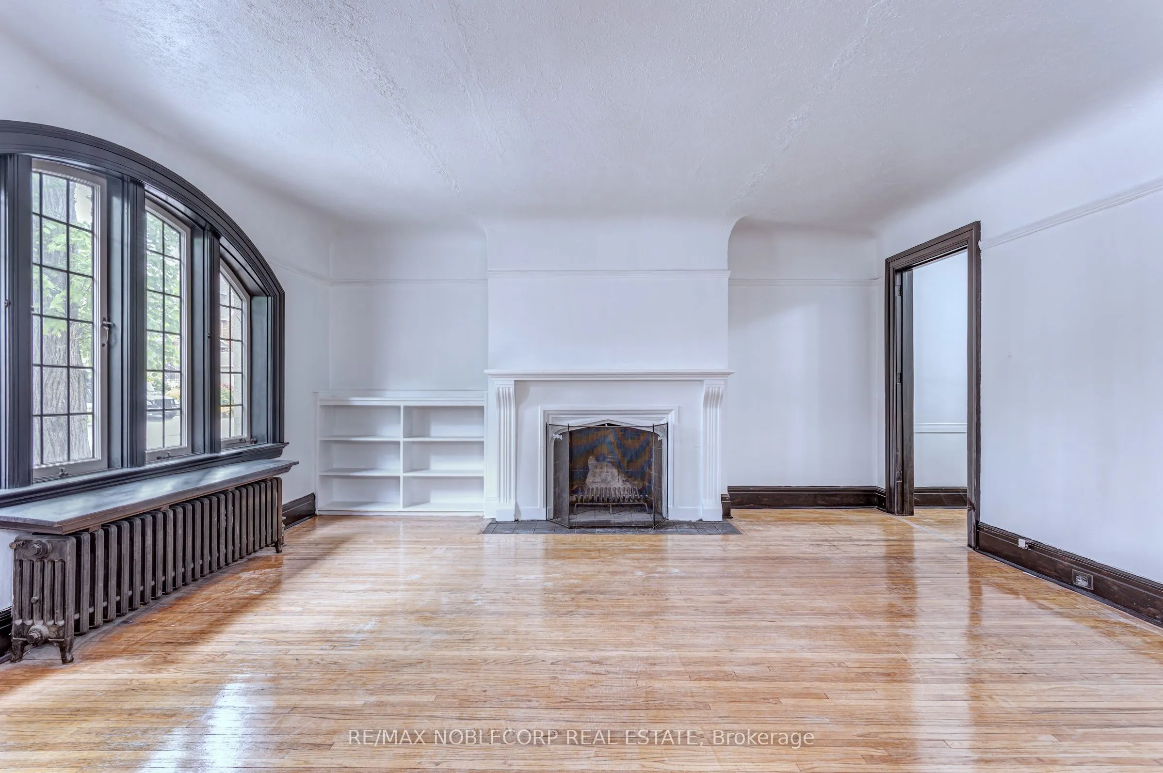 809 Duplex Avenue, #A  Main