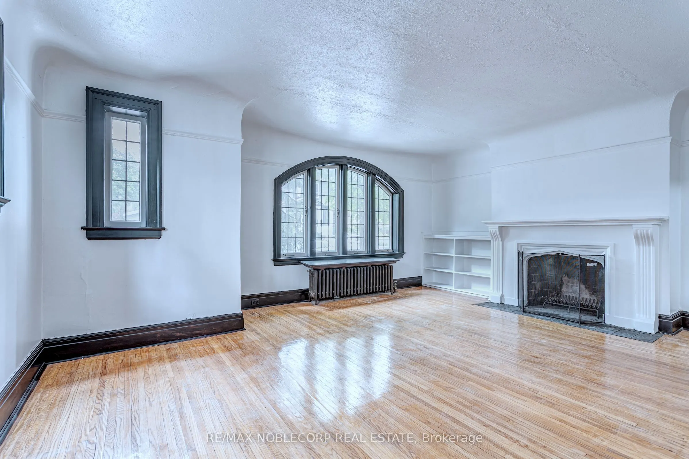 809 Duplex Avenue, #A  Main