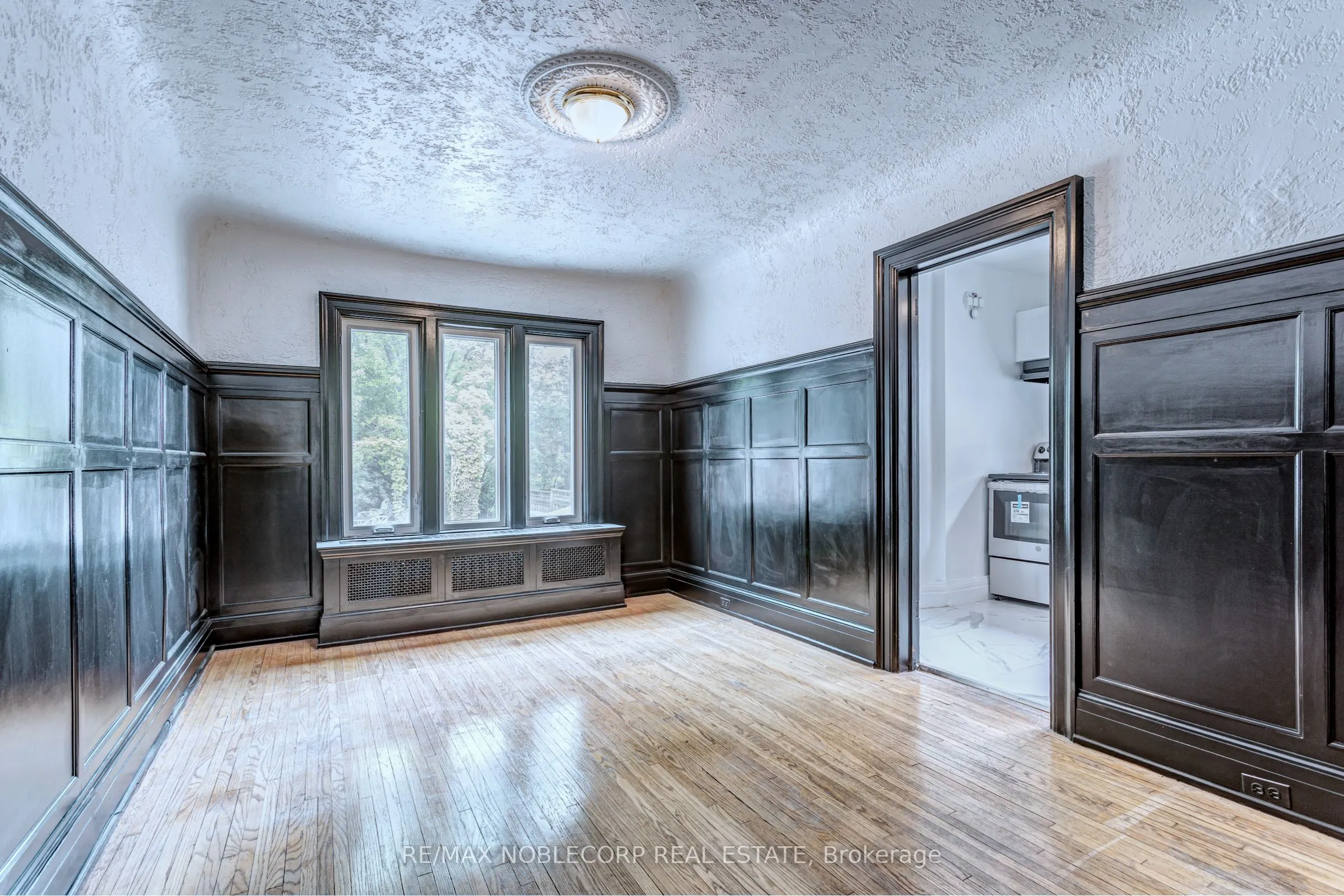 809 Duplex Avenue, #A  Main