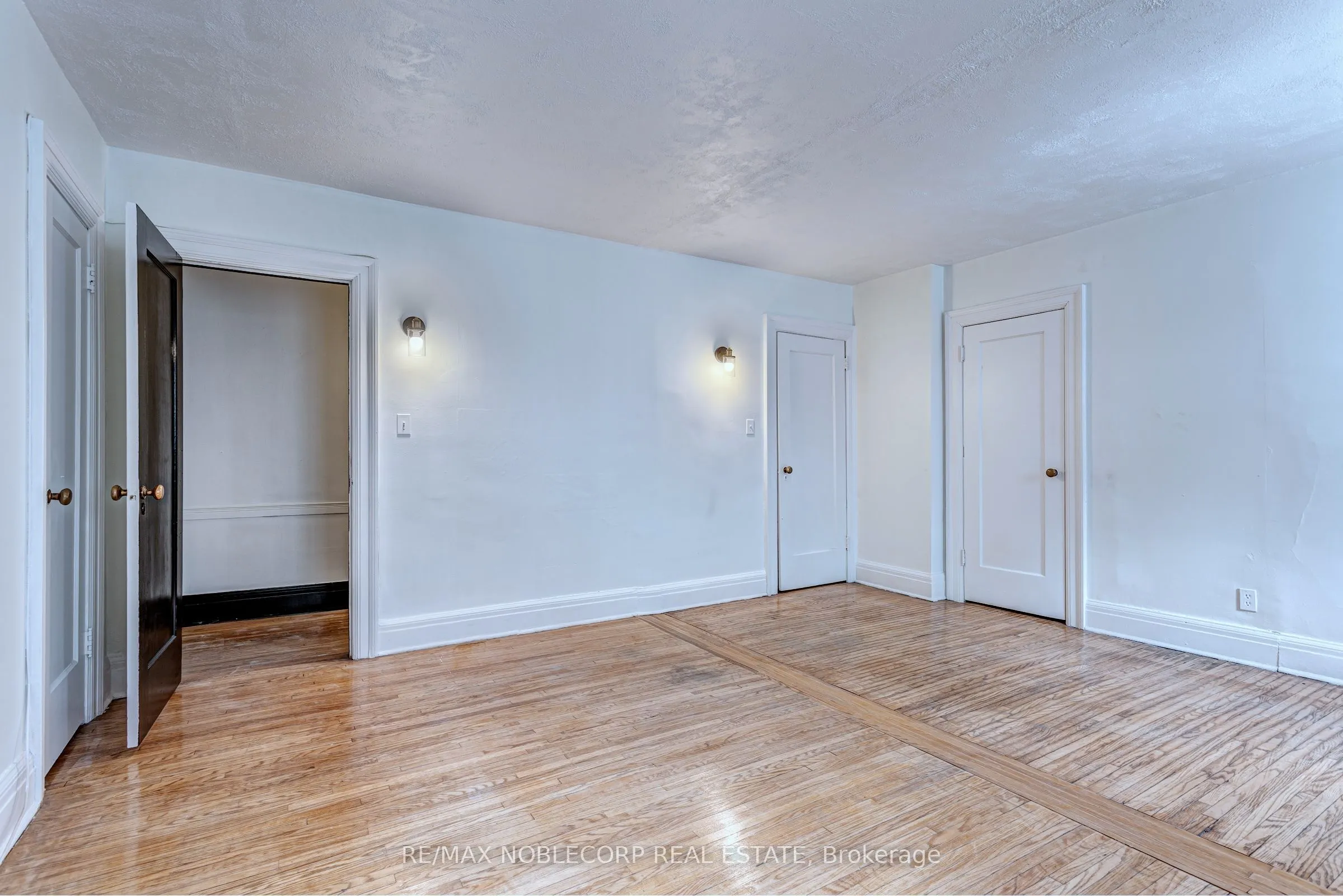 809 Duplex Avenue, #A  Main