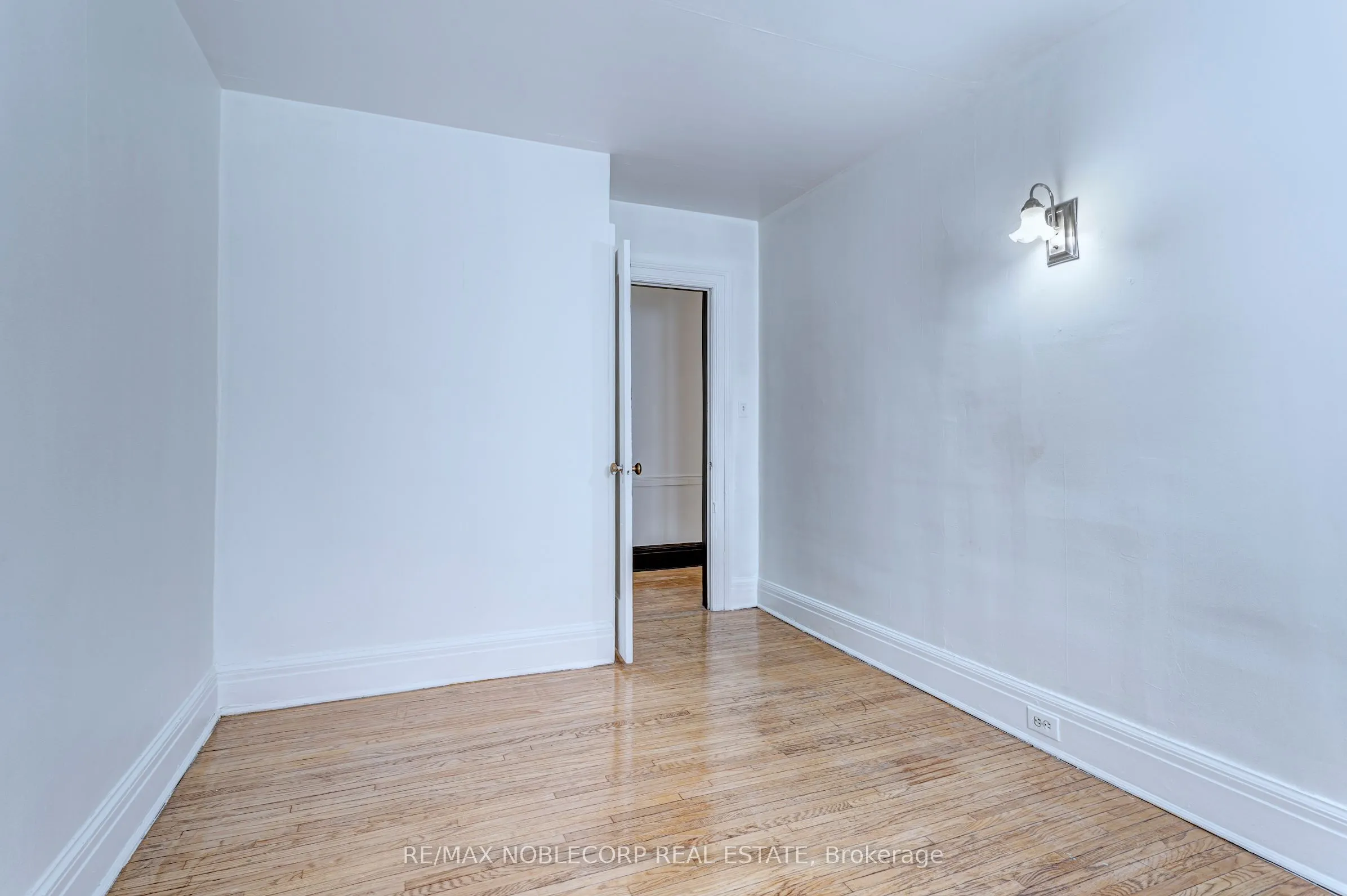 809 Duplex Avenue, #A  Main