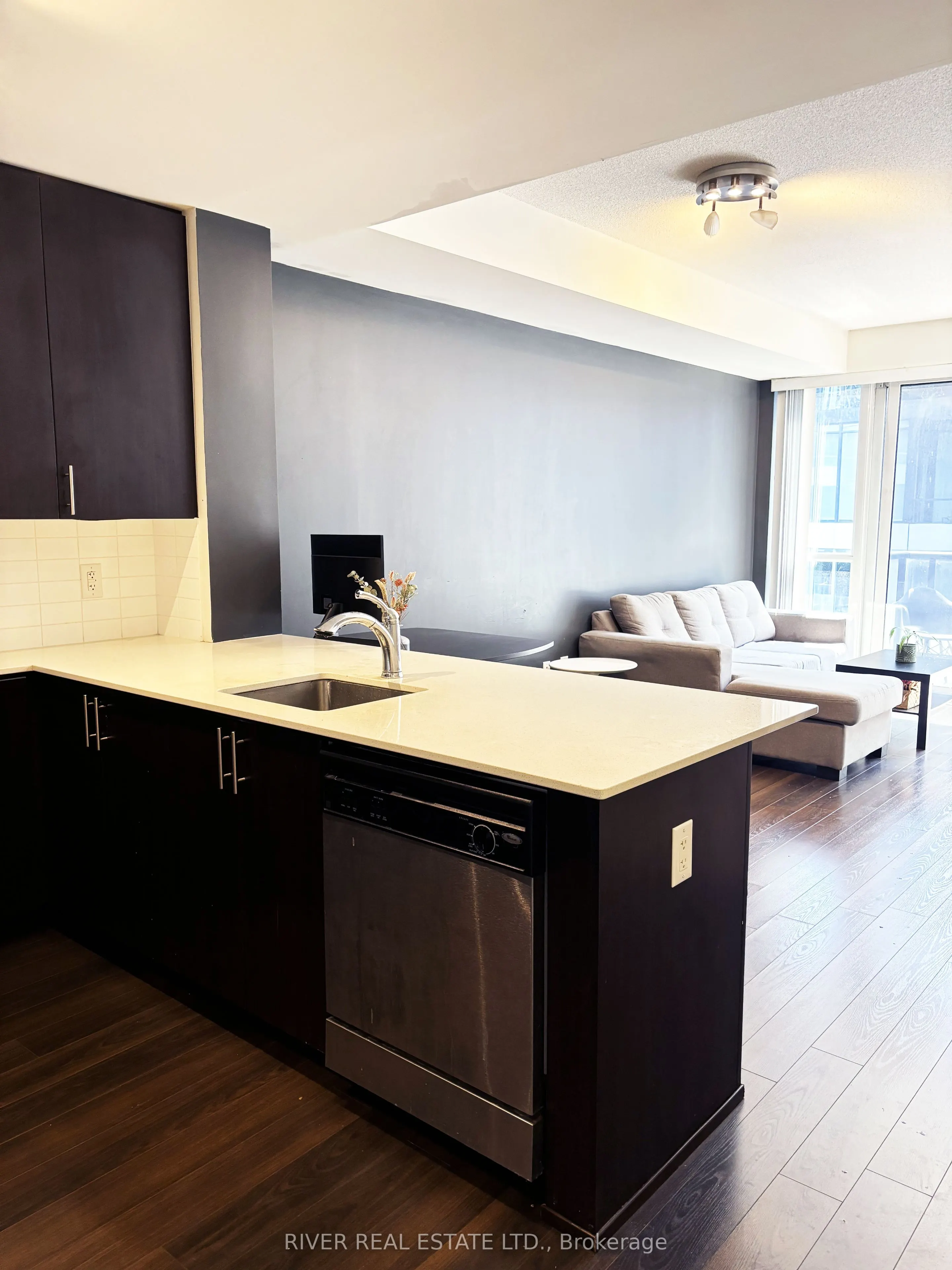 560 Front Street W, #908