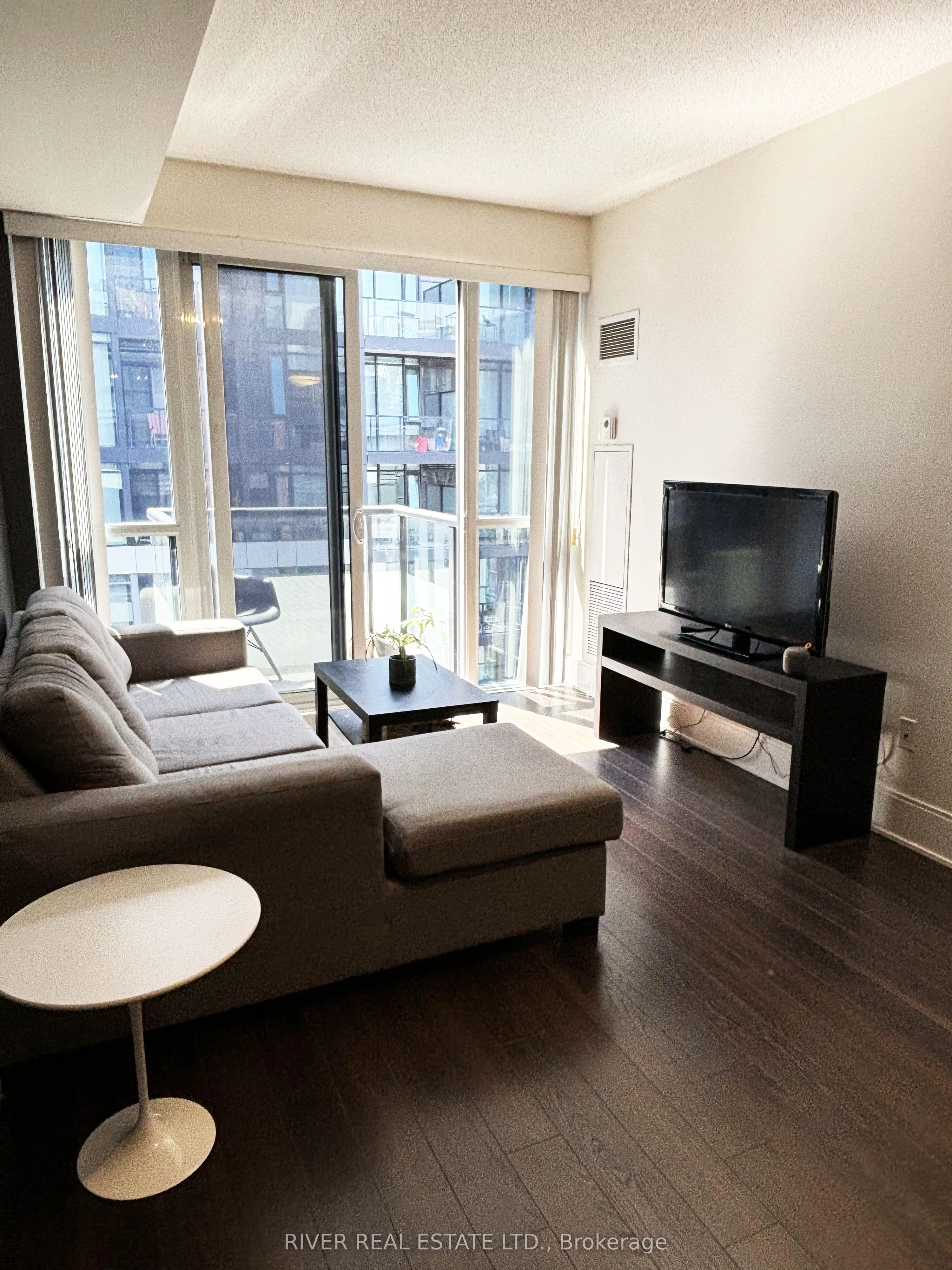 560 Front Street W, #908