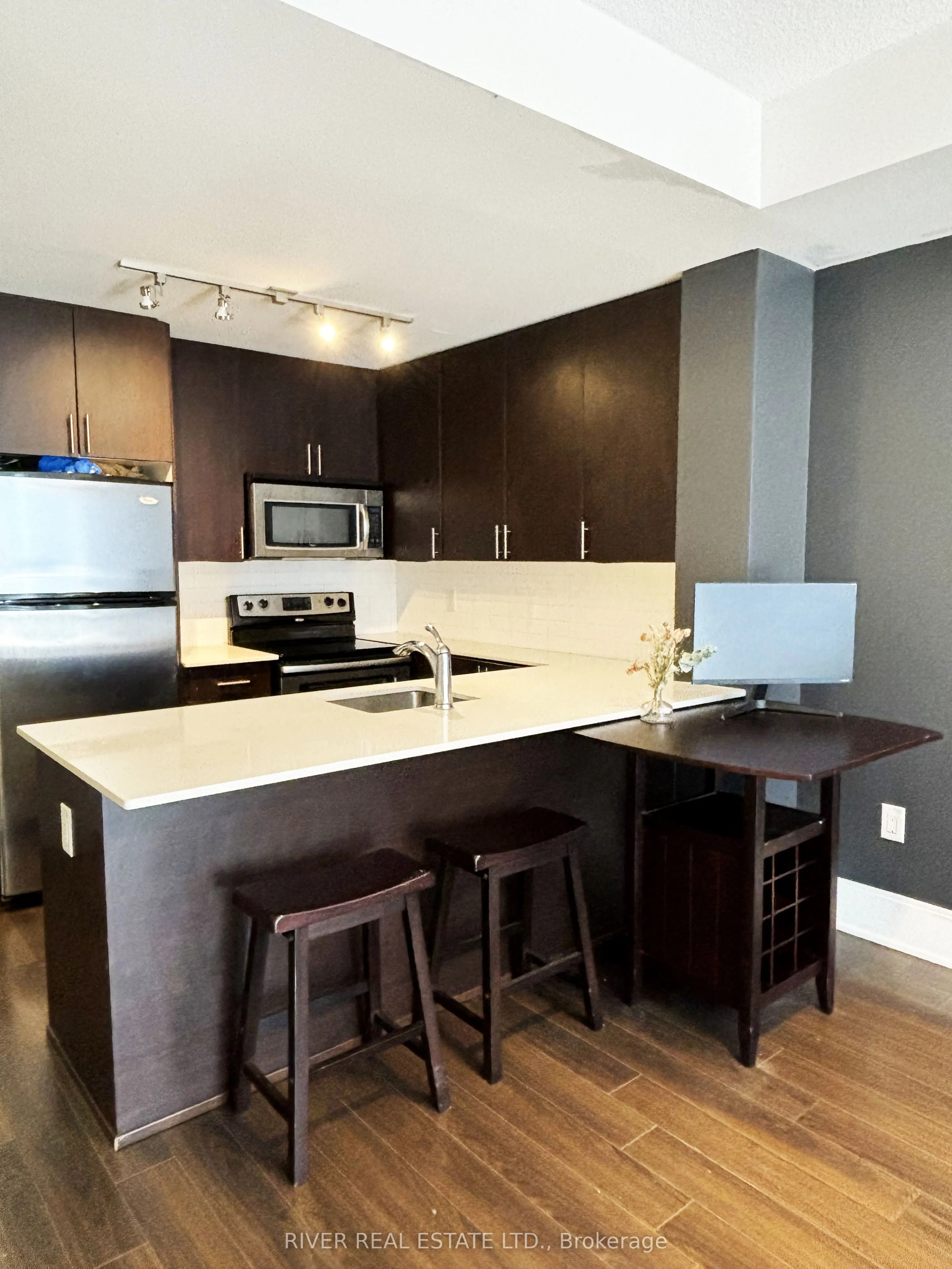 560 Front Street W, #908