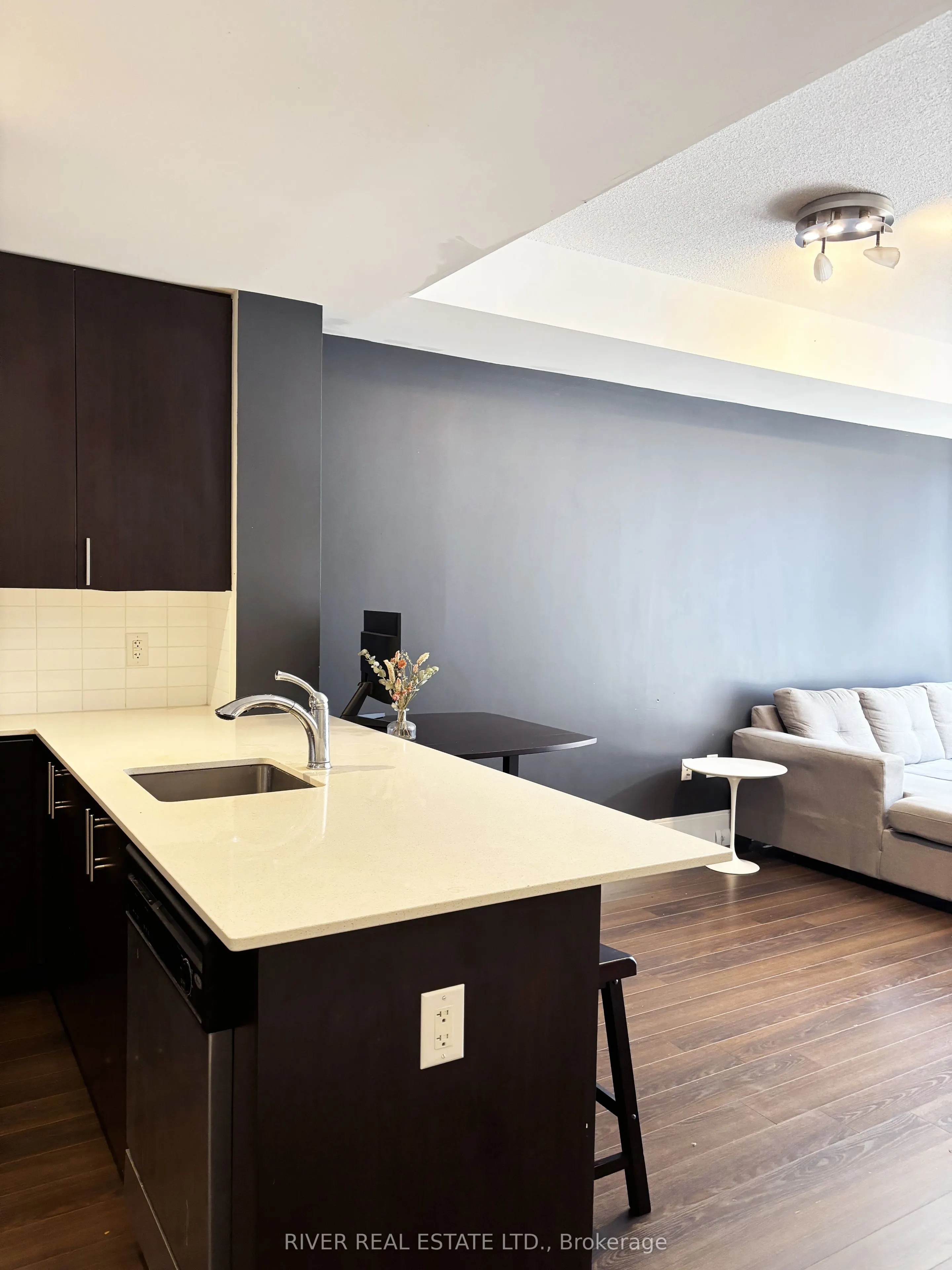 560 Front Street W, #908