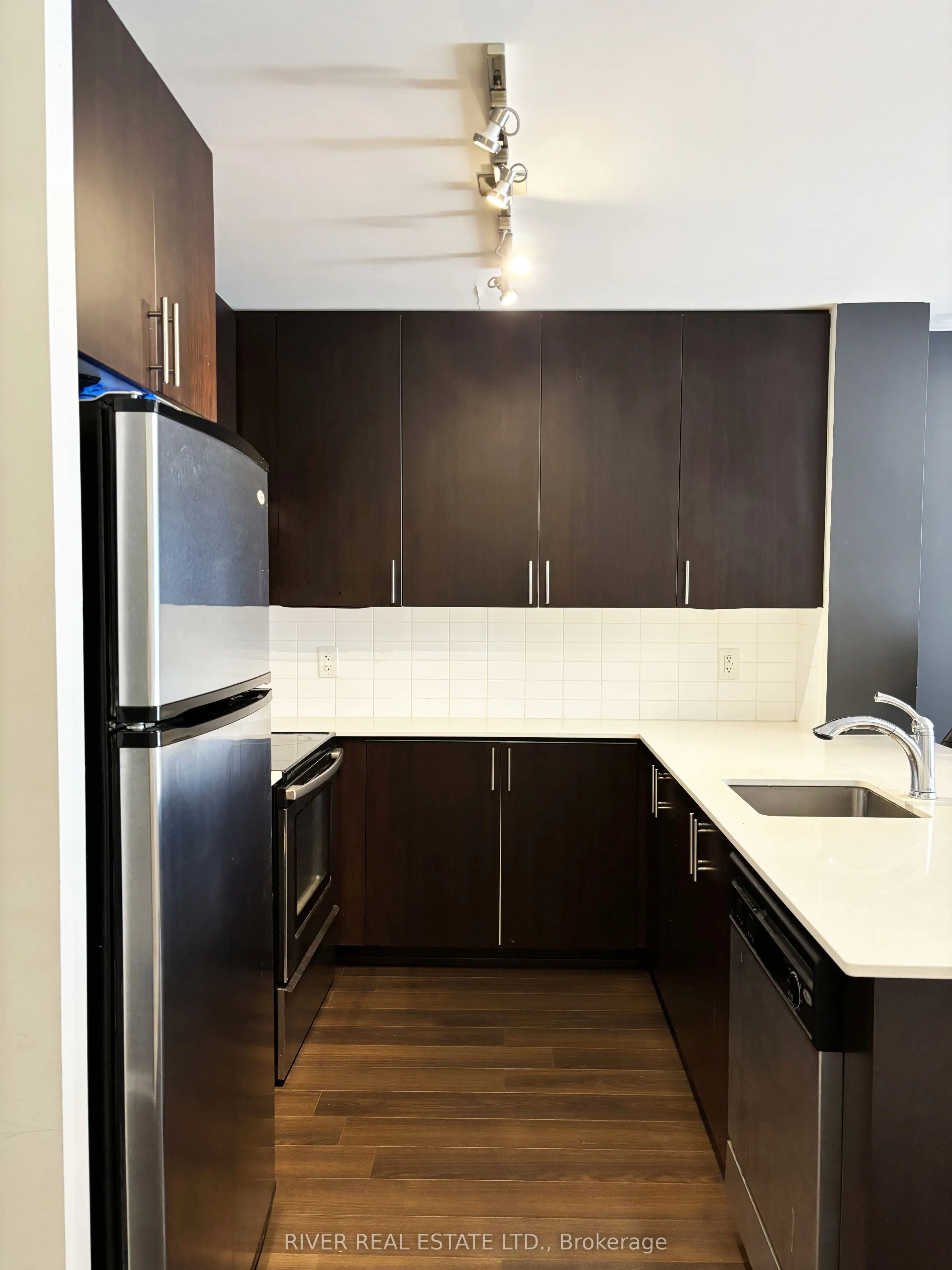 560 Front Street W, #908