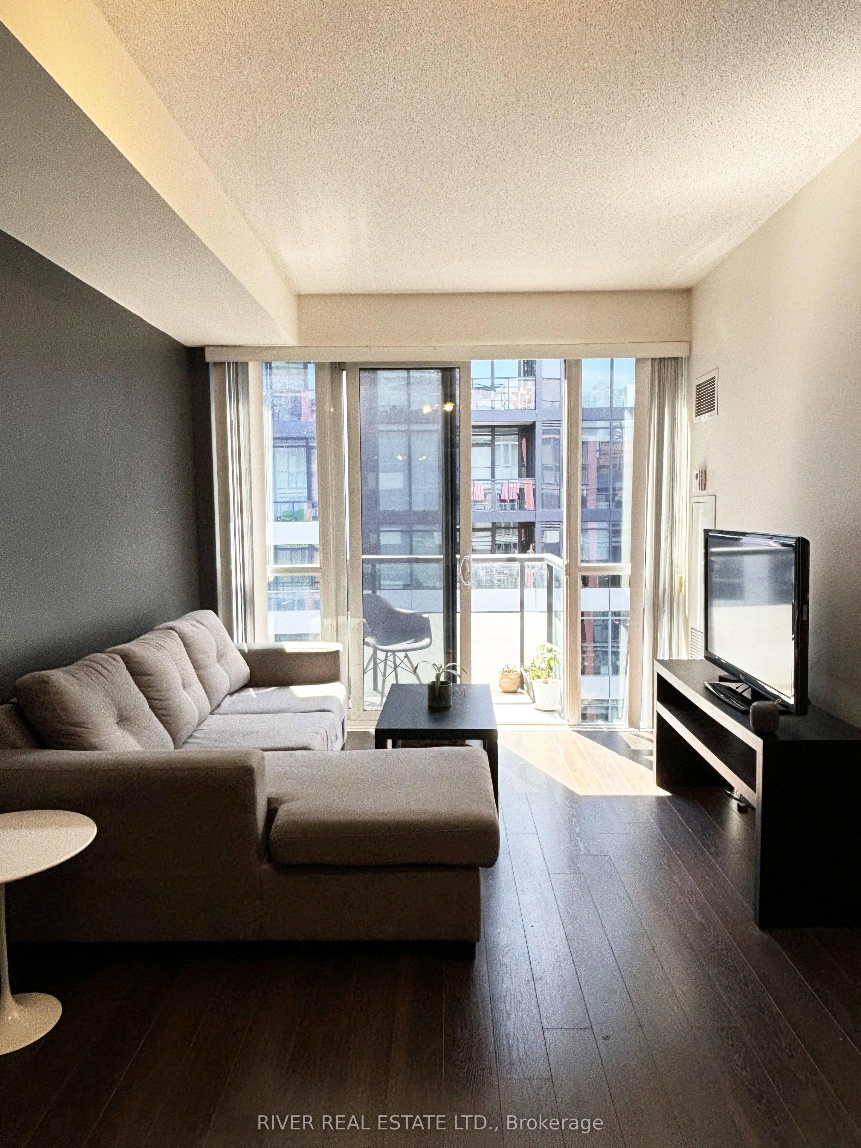 560 Front Street W, #908