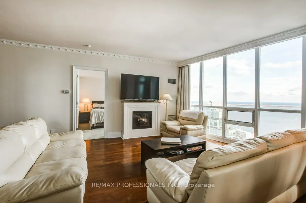 16 Harbour Street, #4010