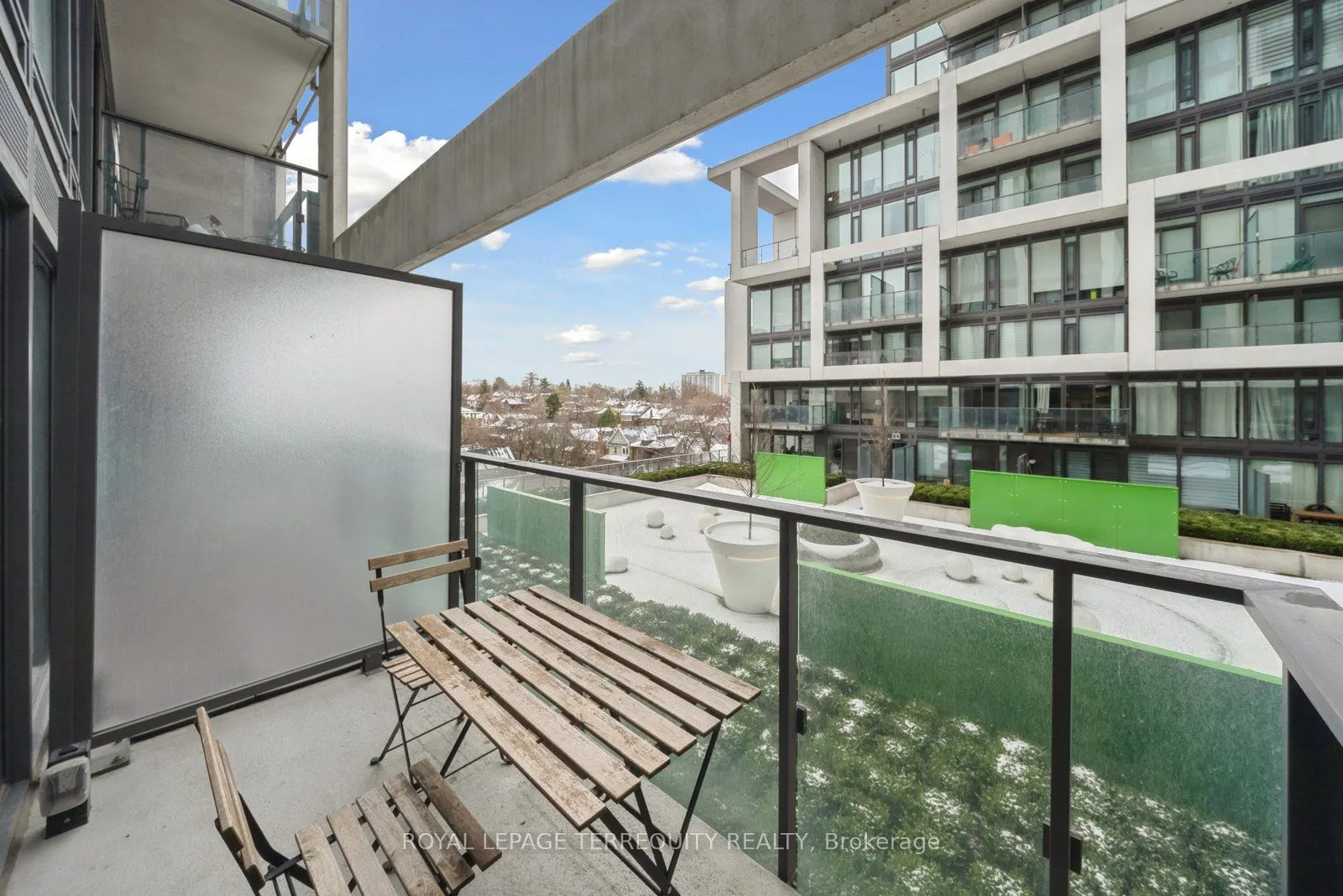 5 Soudan Avenue #703