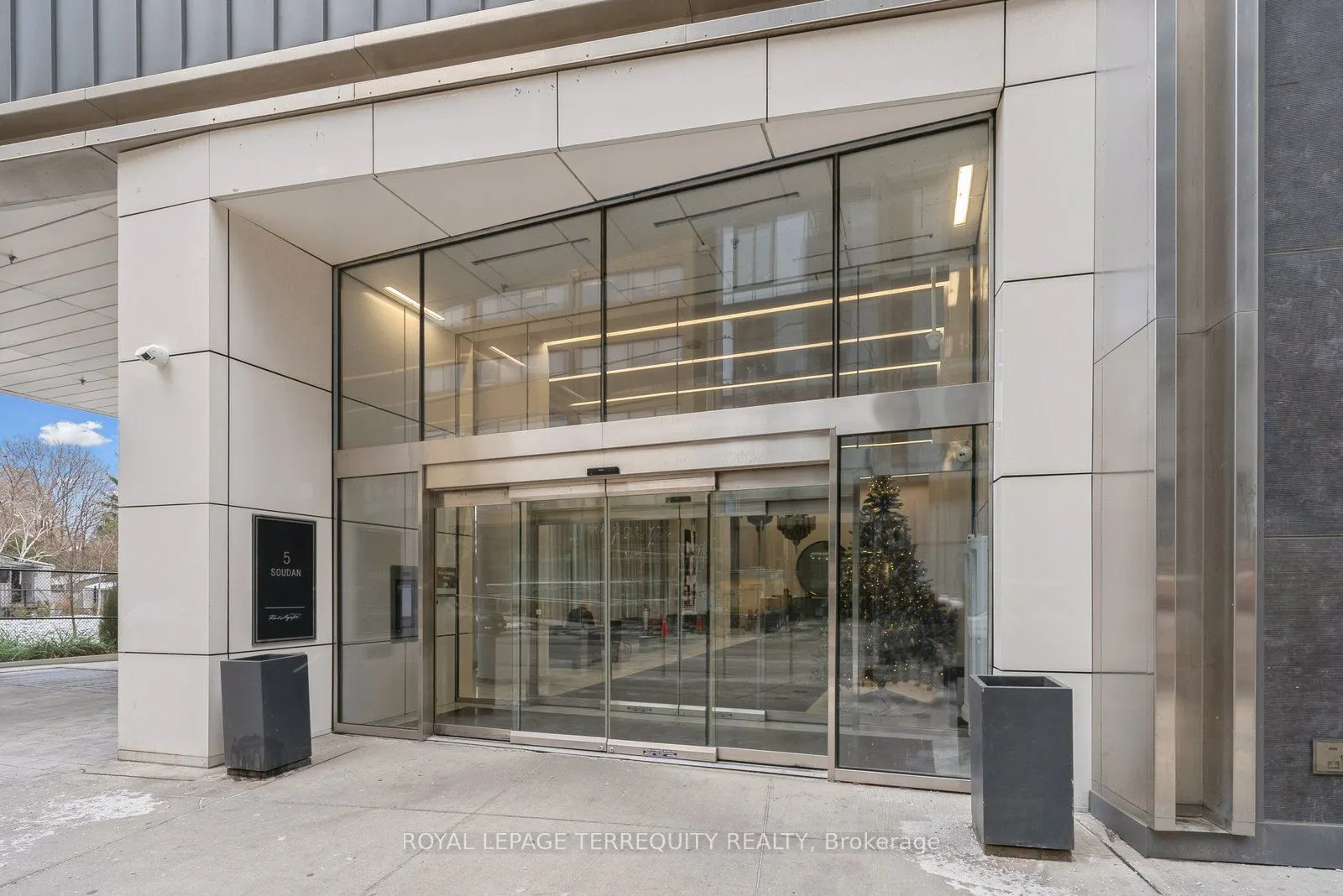 5 Soudan Avenue #703