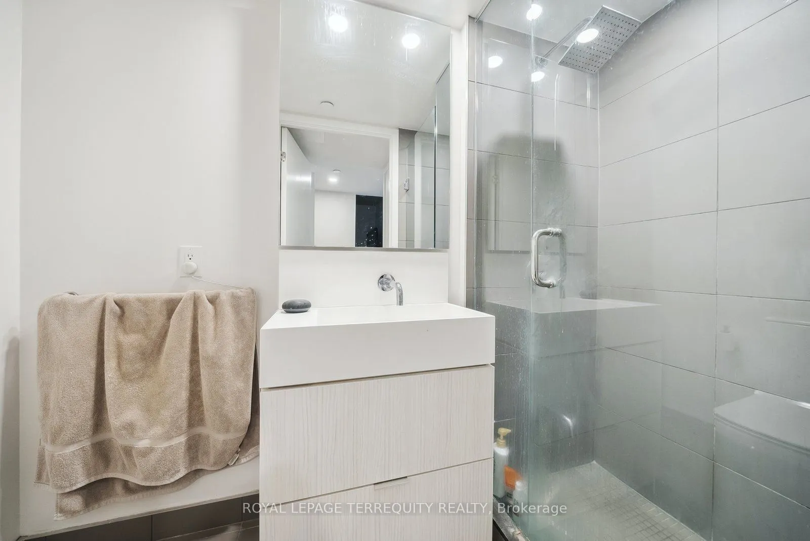 5 Soudan Avenue #703