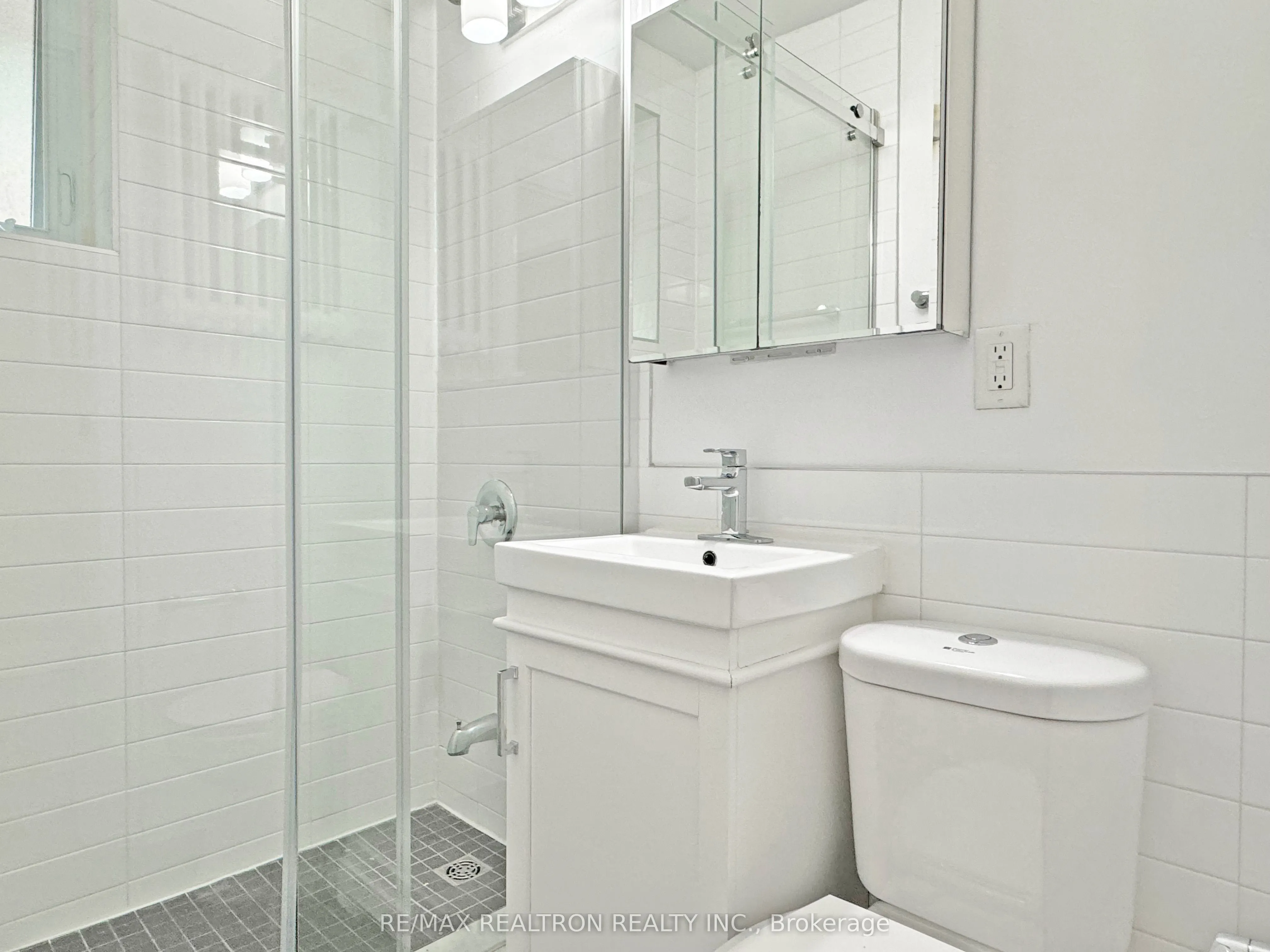 394 Avenue Road #304