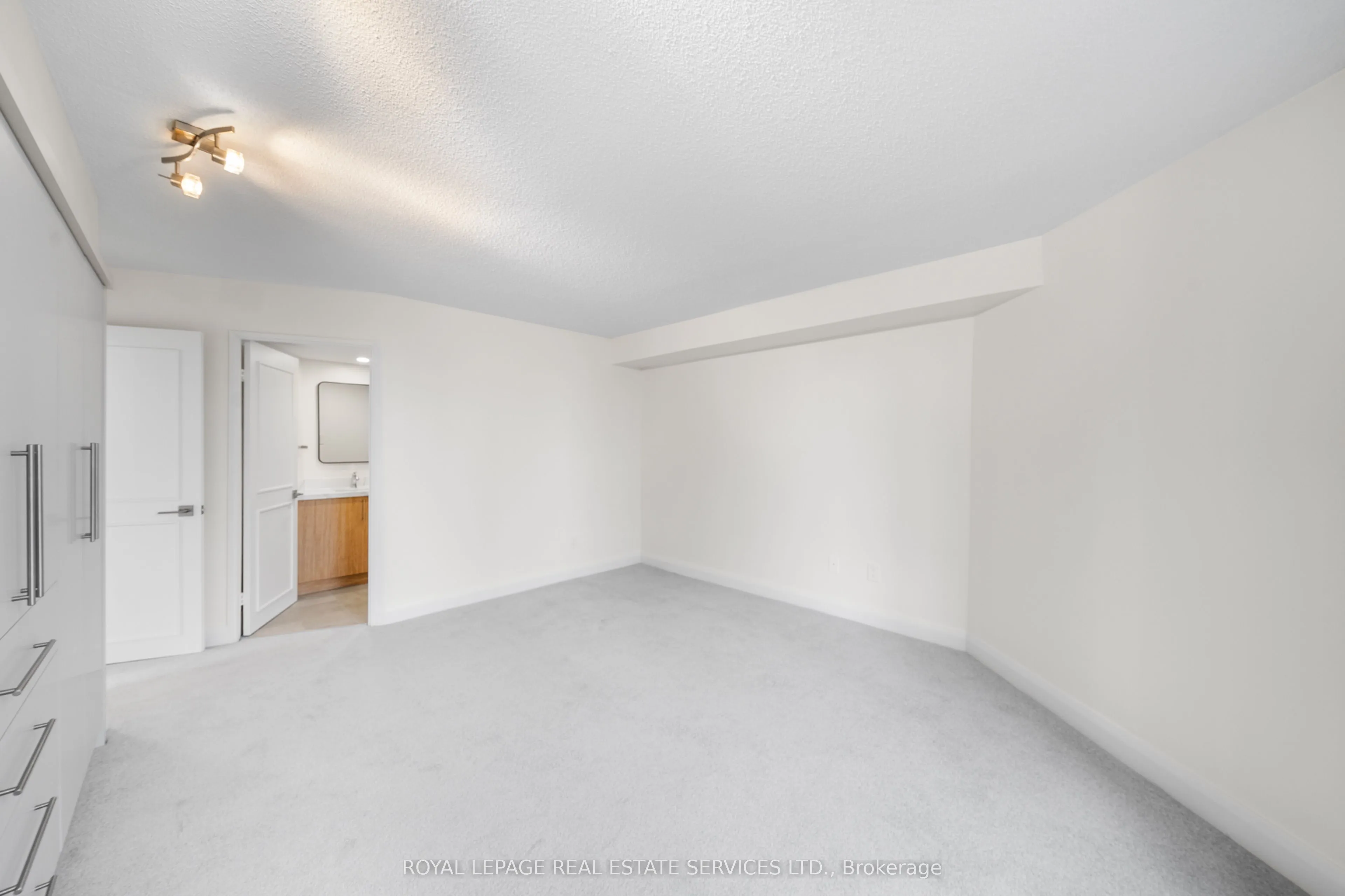 1055 Bay Street, #1605