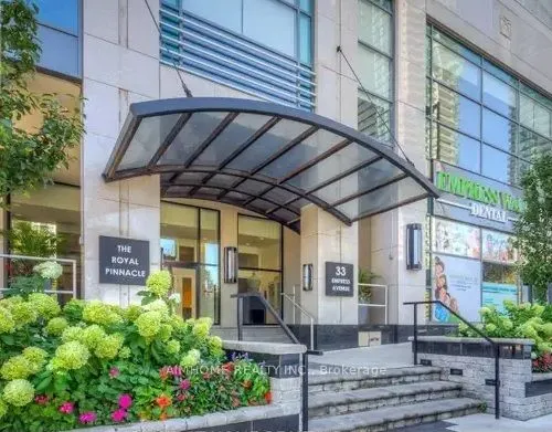 33 Empress Avenue, #3001