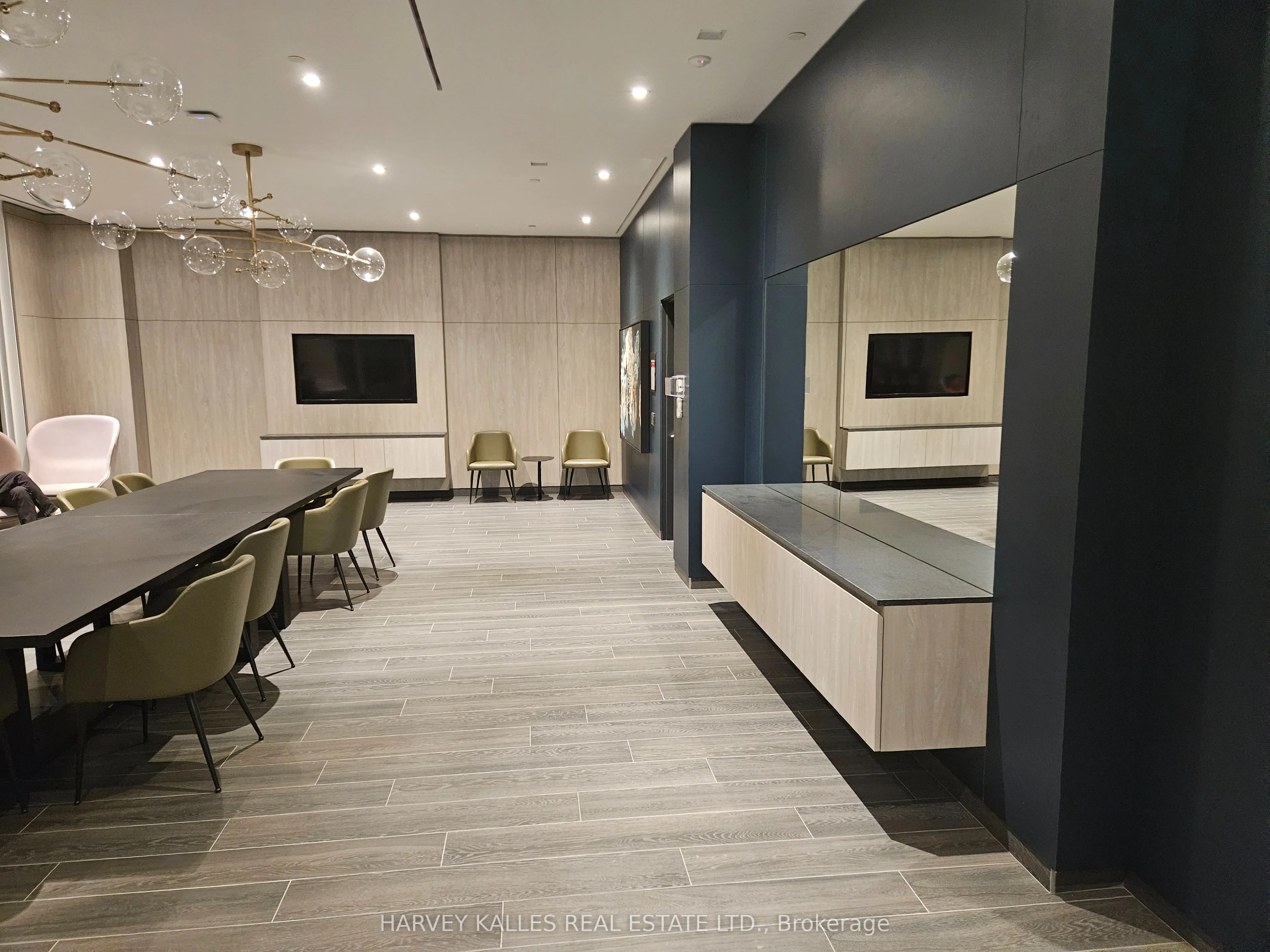 357 King Street W #3507