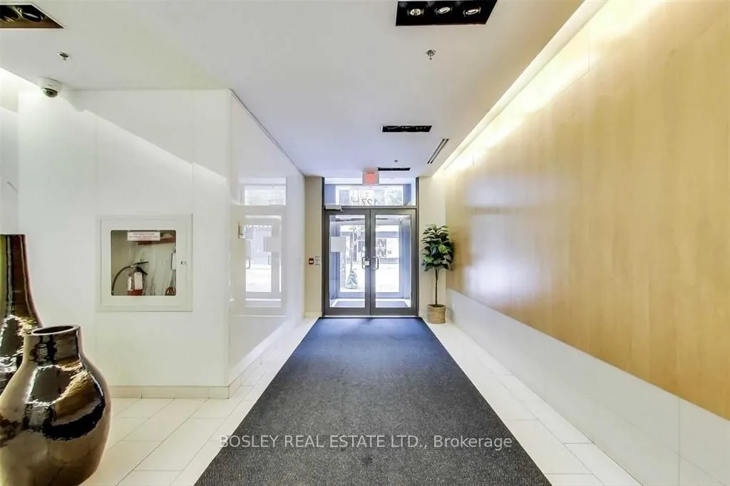 127 Queen Street E, #904