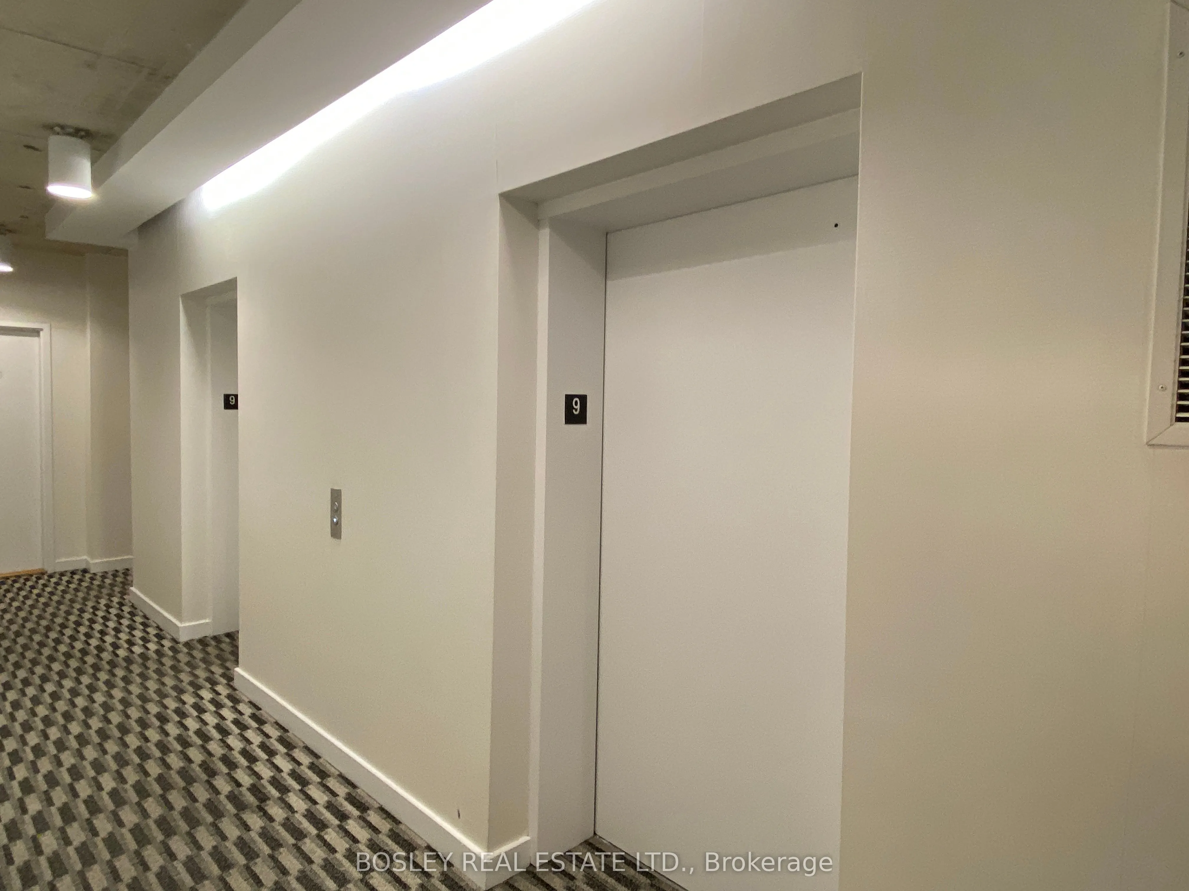 127 Queen Street E, #904