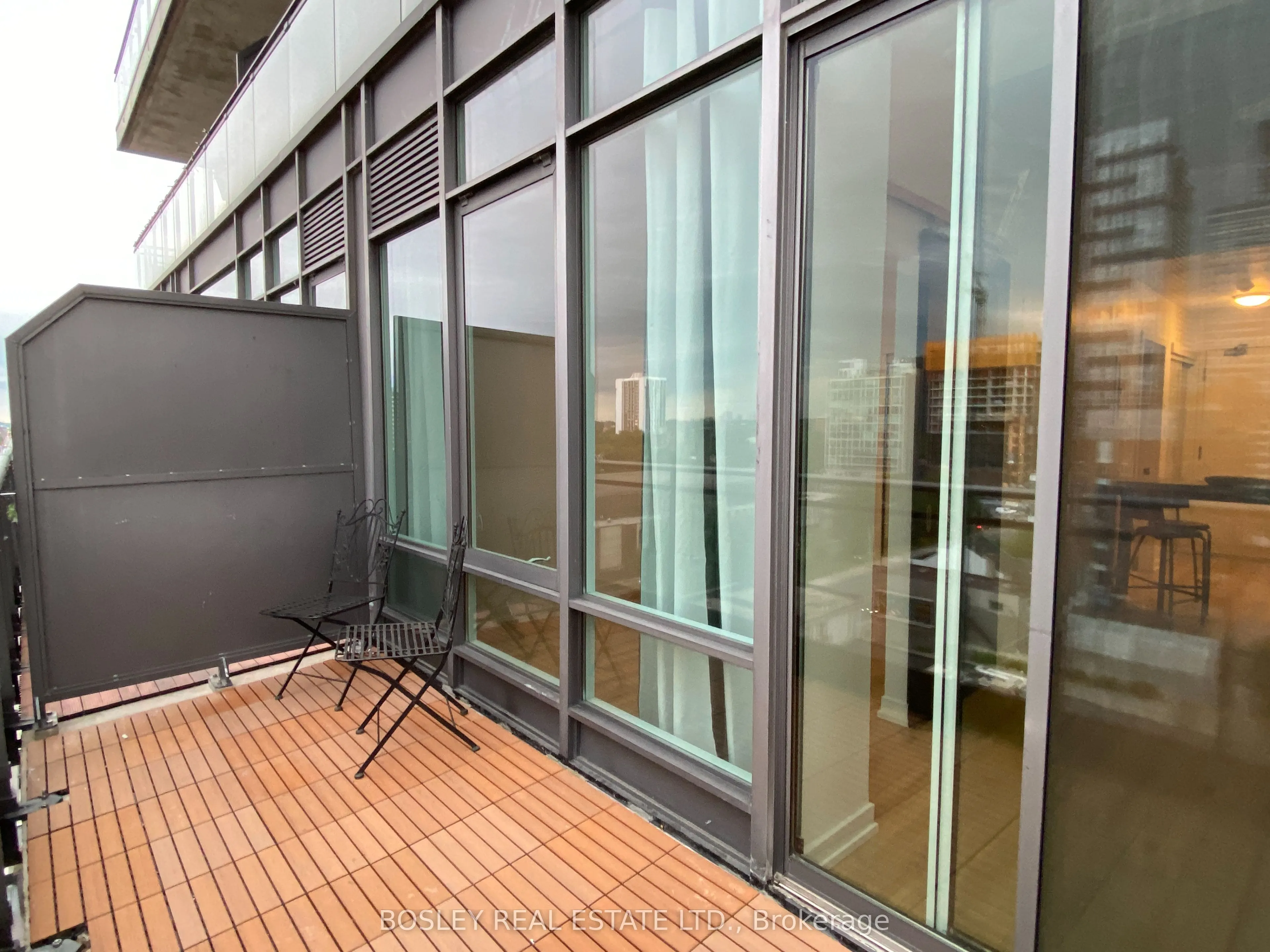 127 Queen Street E, #904