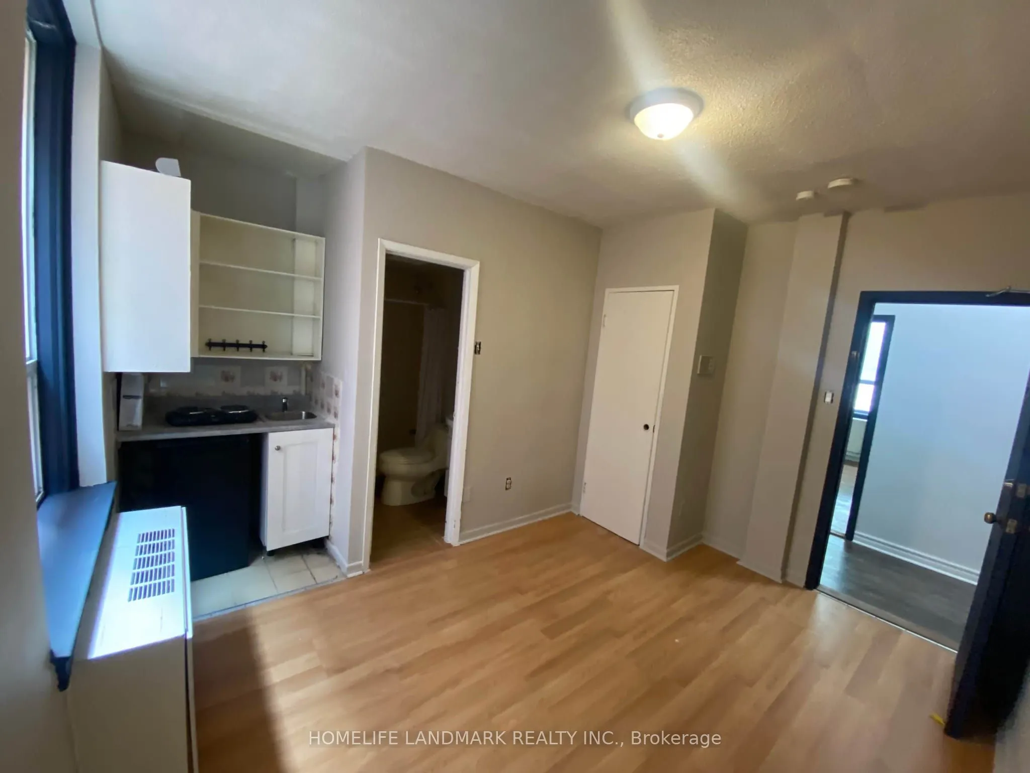 409 Huron Street, #211