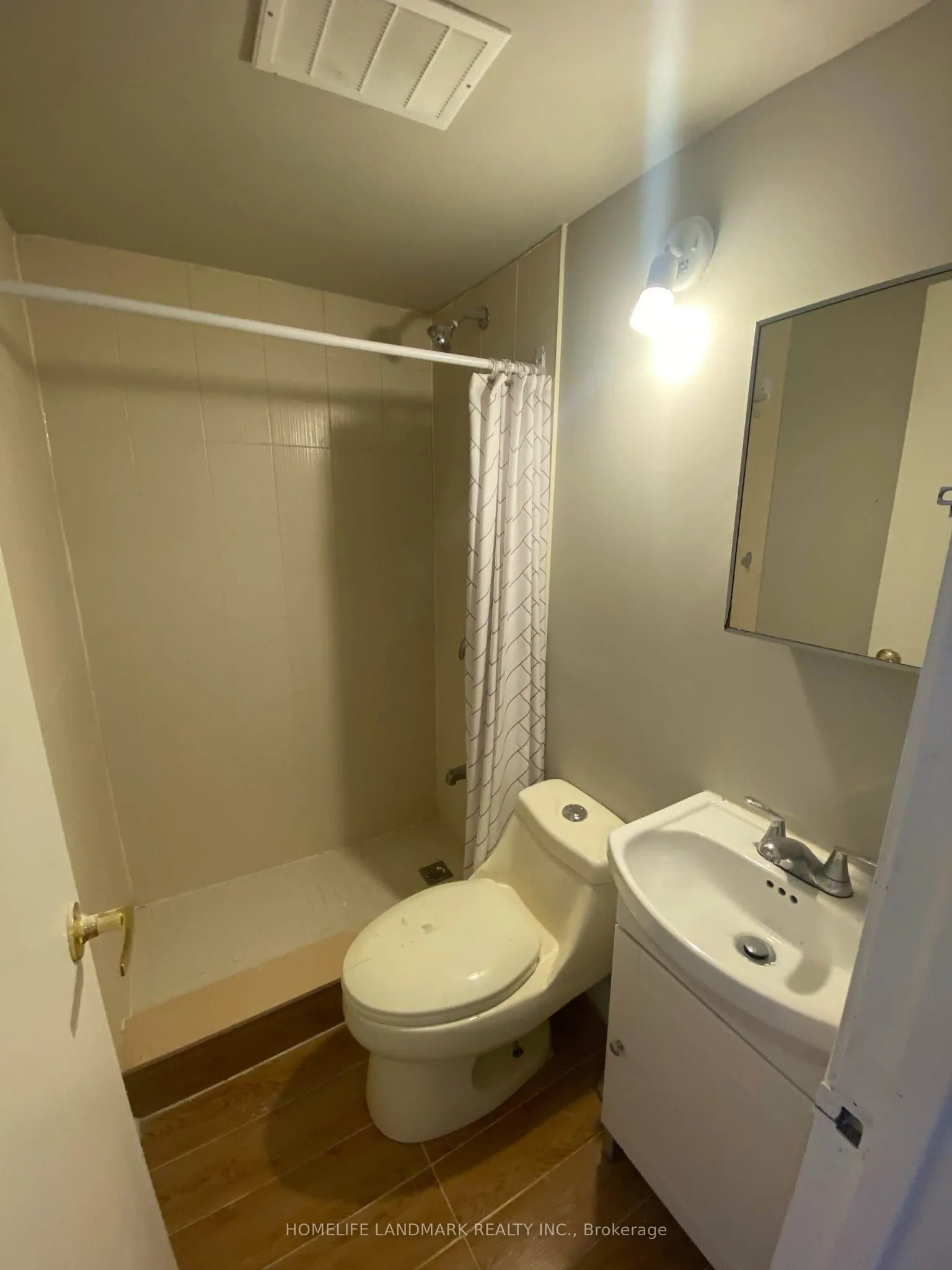 409 Huron Street, #211