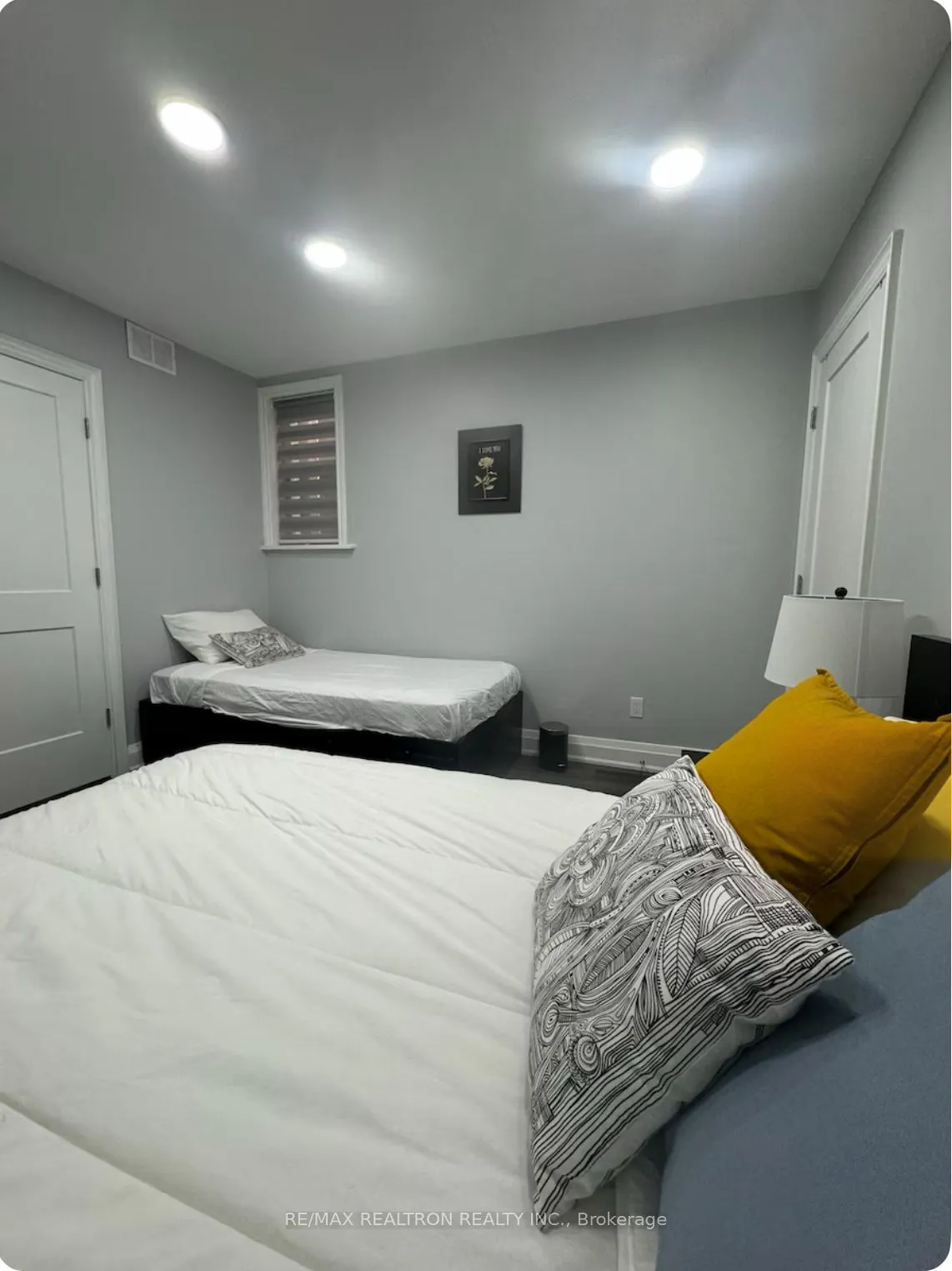 326 Bathurst Street, #Main