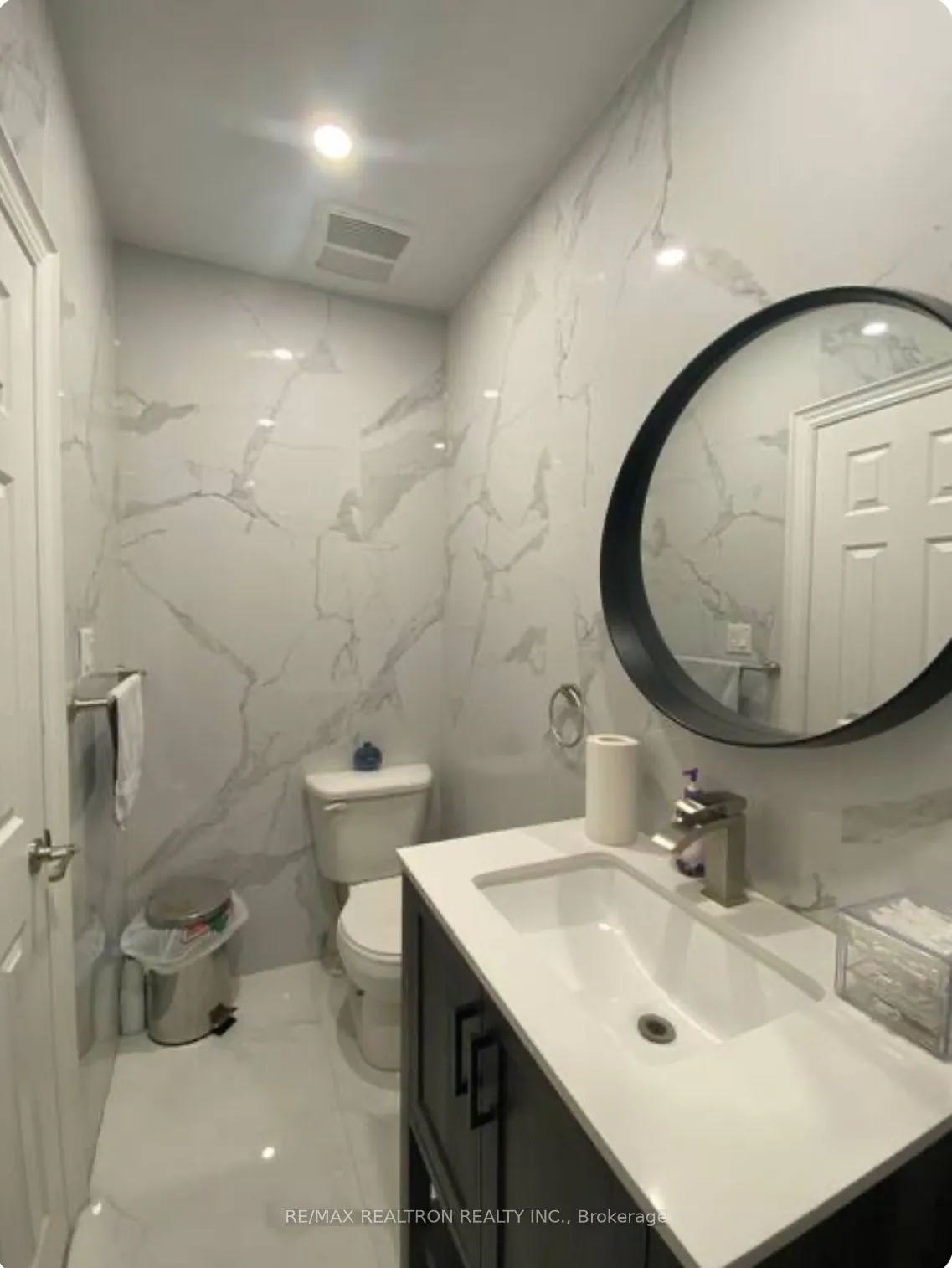 326 Bathurst Street, #Main