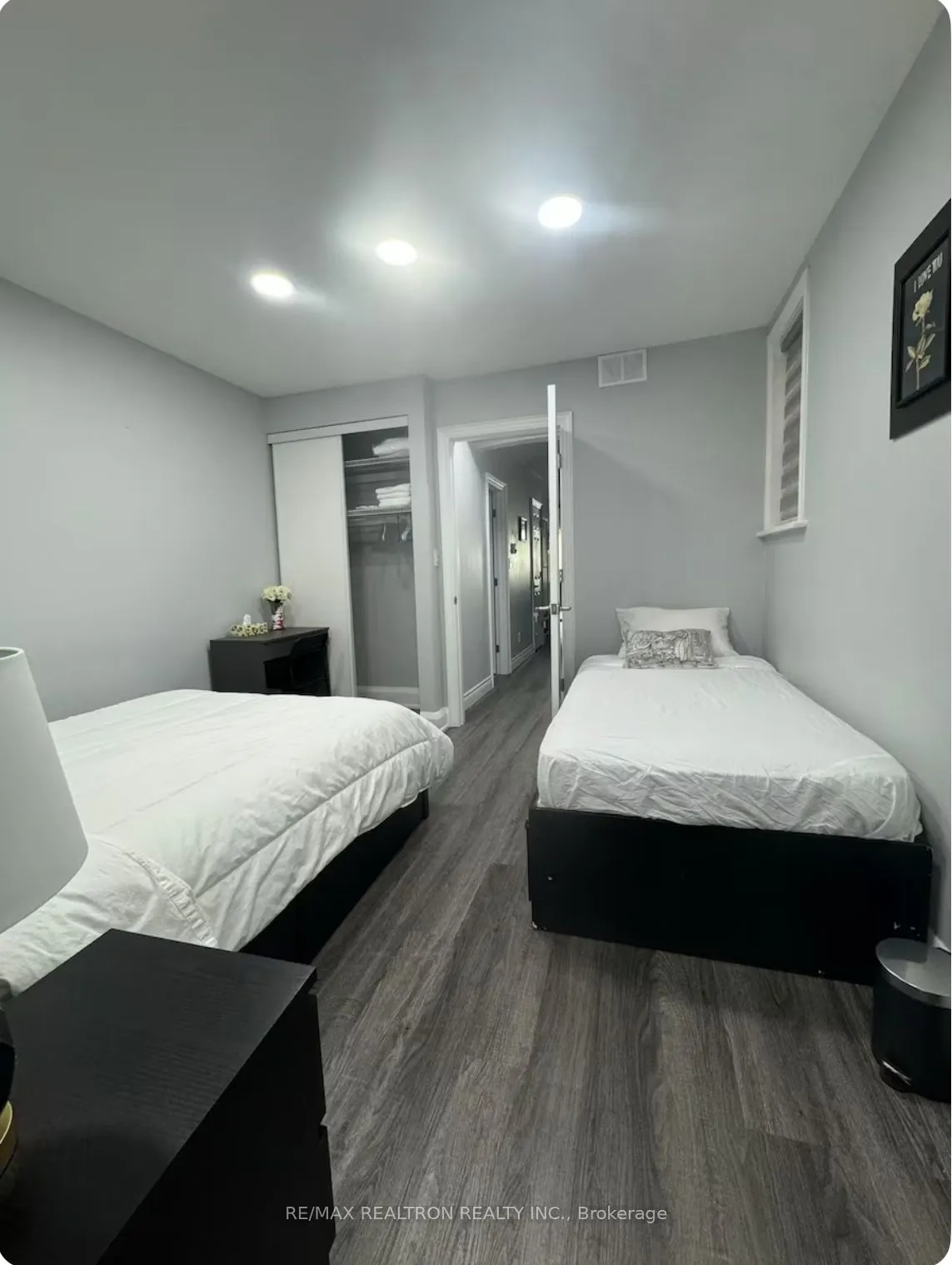 326 Bathurst Street, #Main