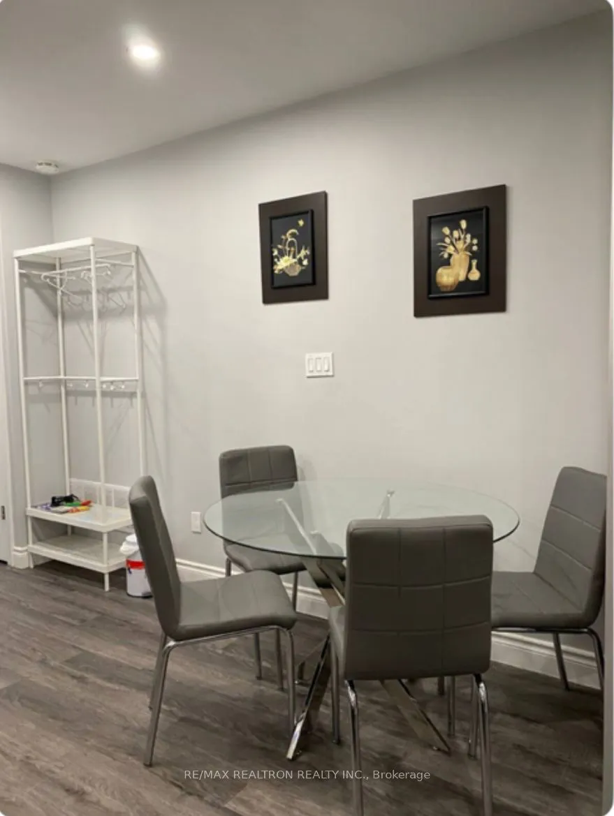 326 Bathurst Street, #Main