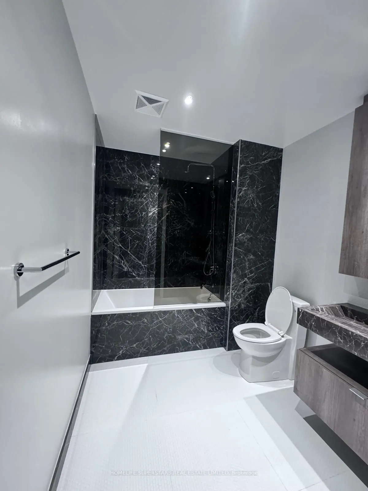 11 Yorkville Avenue #1301