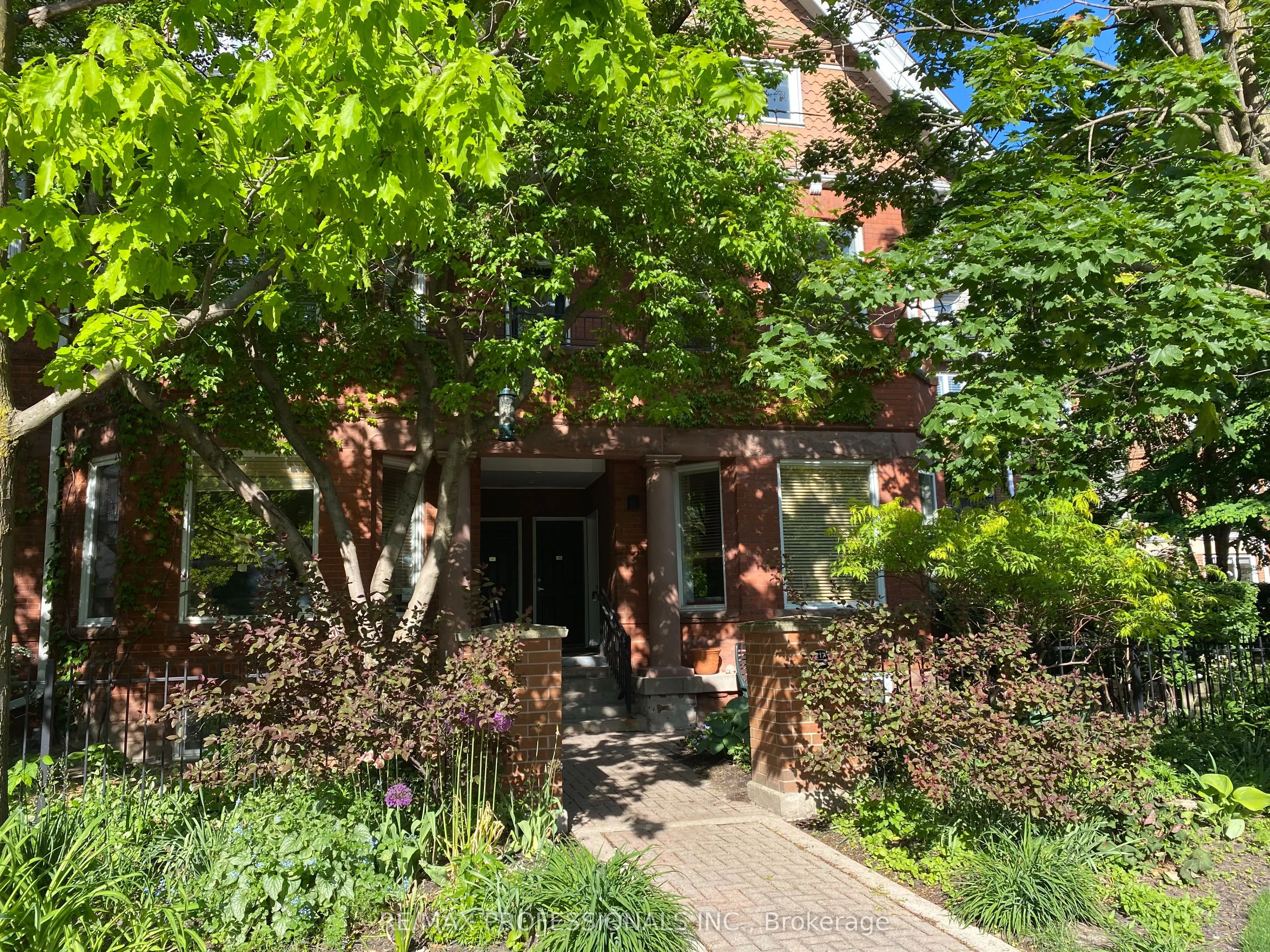 217 St George Street, #14