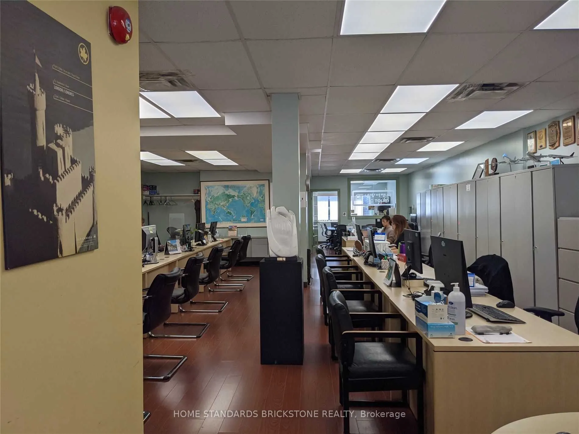 721 Bloor Street W, #100