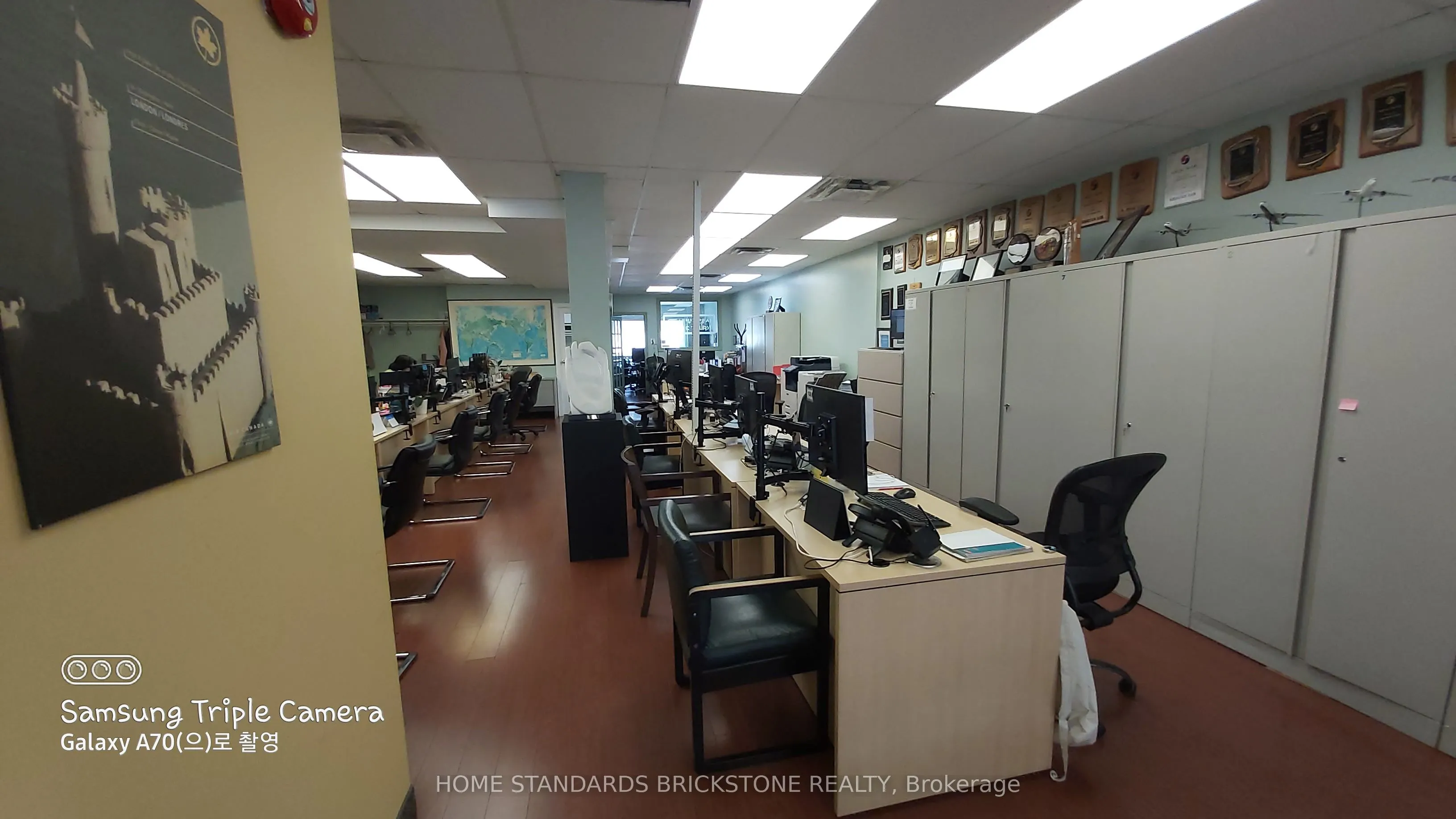 721 Bloor Street W, #100