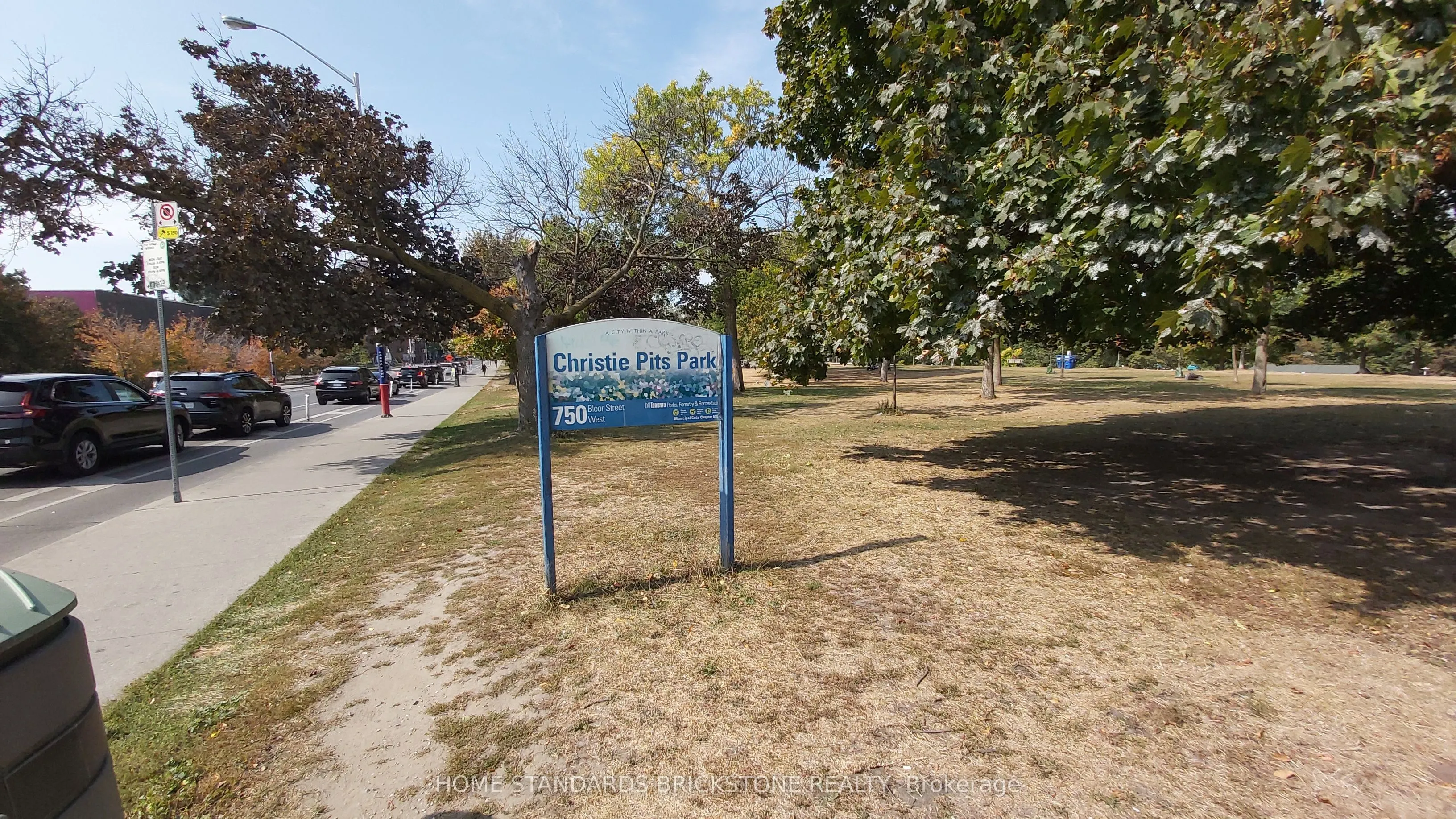 719 Bloor Street W, #202