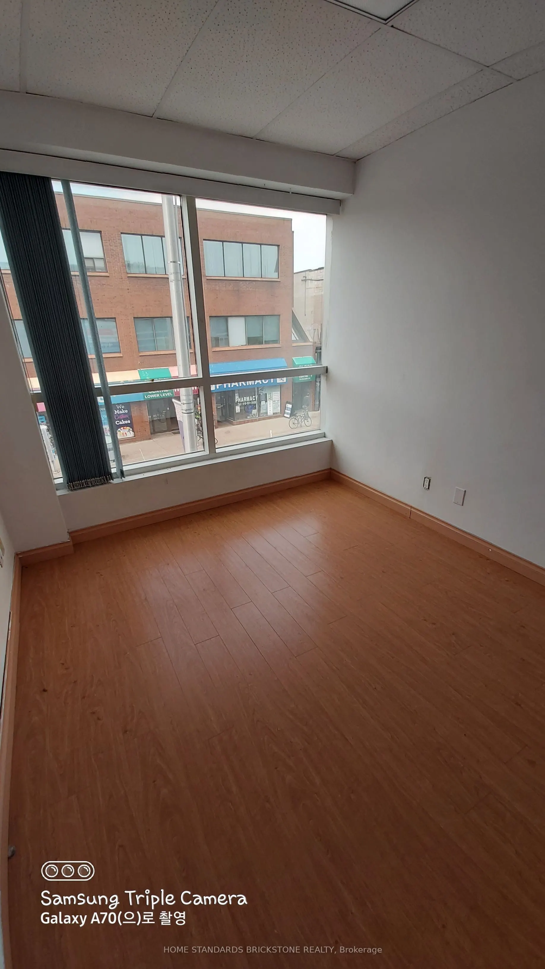 719 Bloor Street W, #202