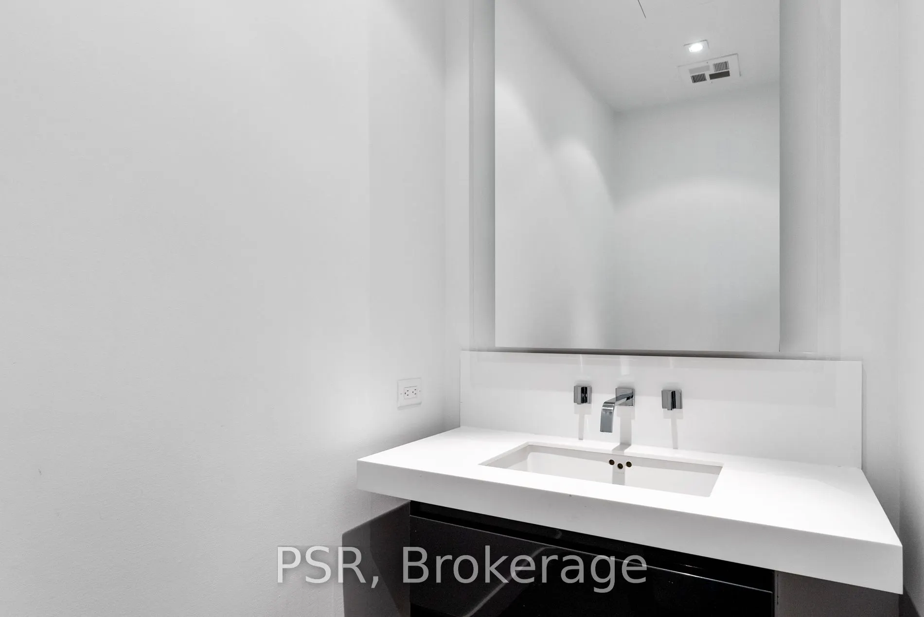 500 Wellington Street W, #Ph1001