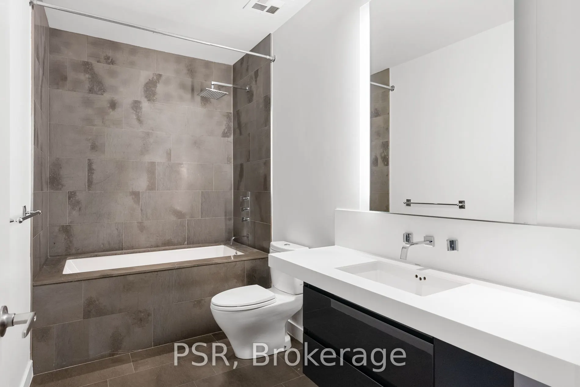 500 Wellington Street W, #Ph1001