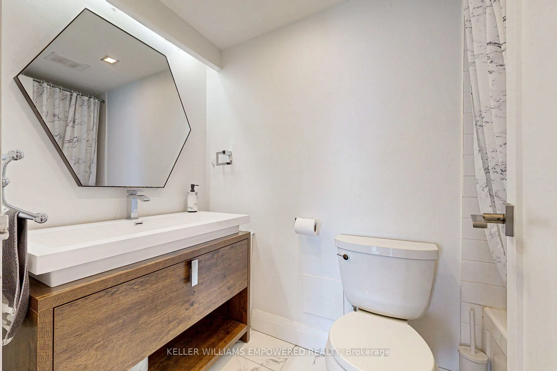 115 Antibes Drive, #1006