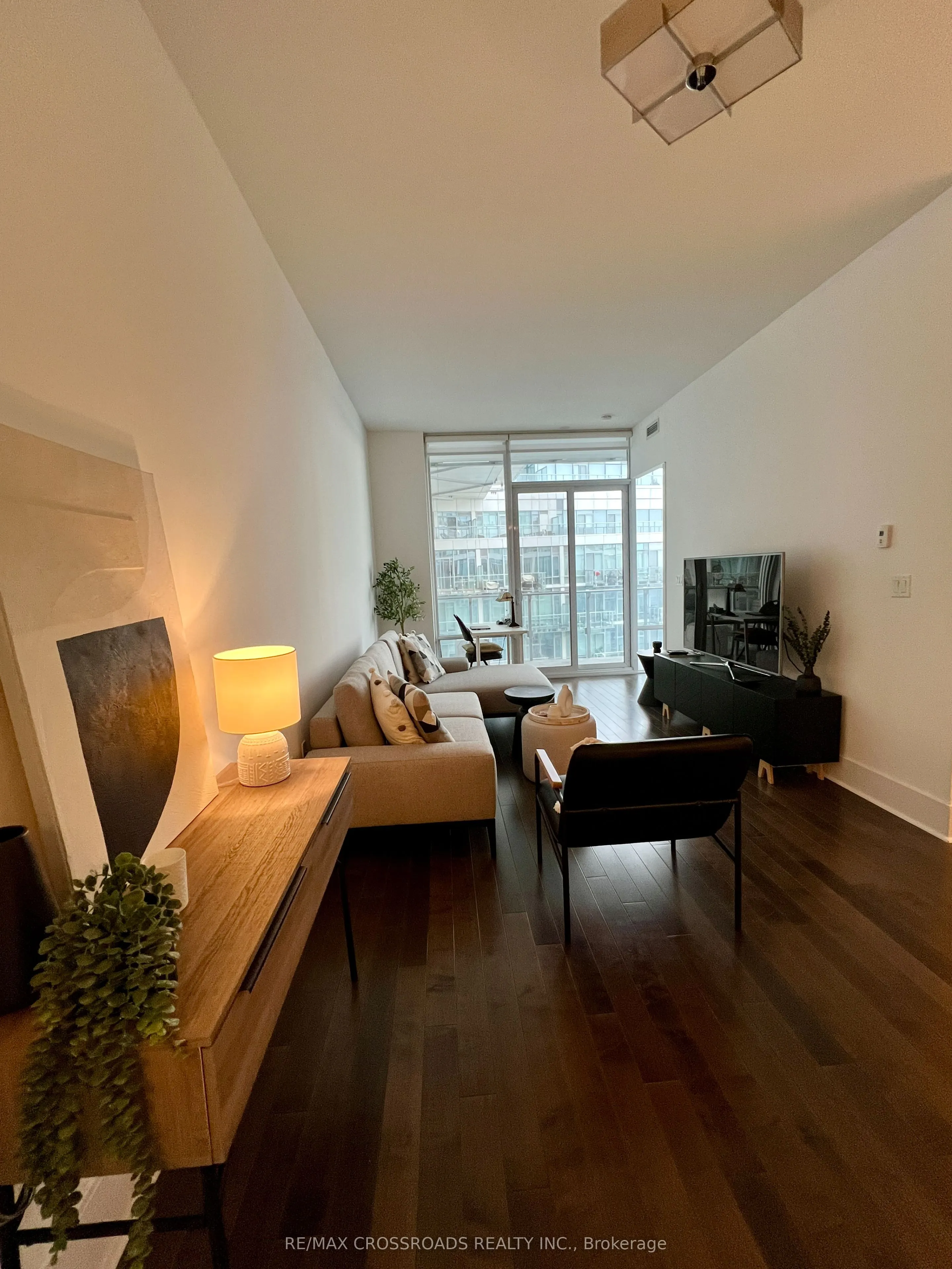 29 Queens Quay E #1010
