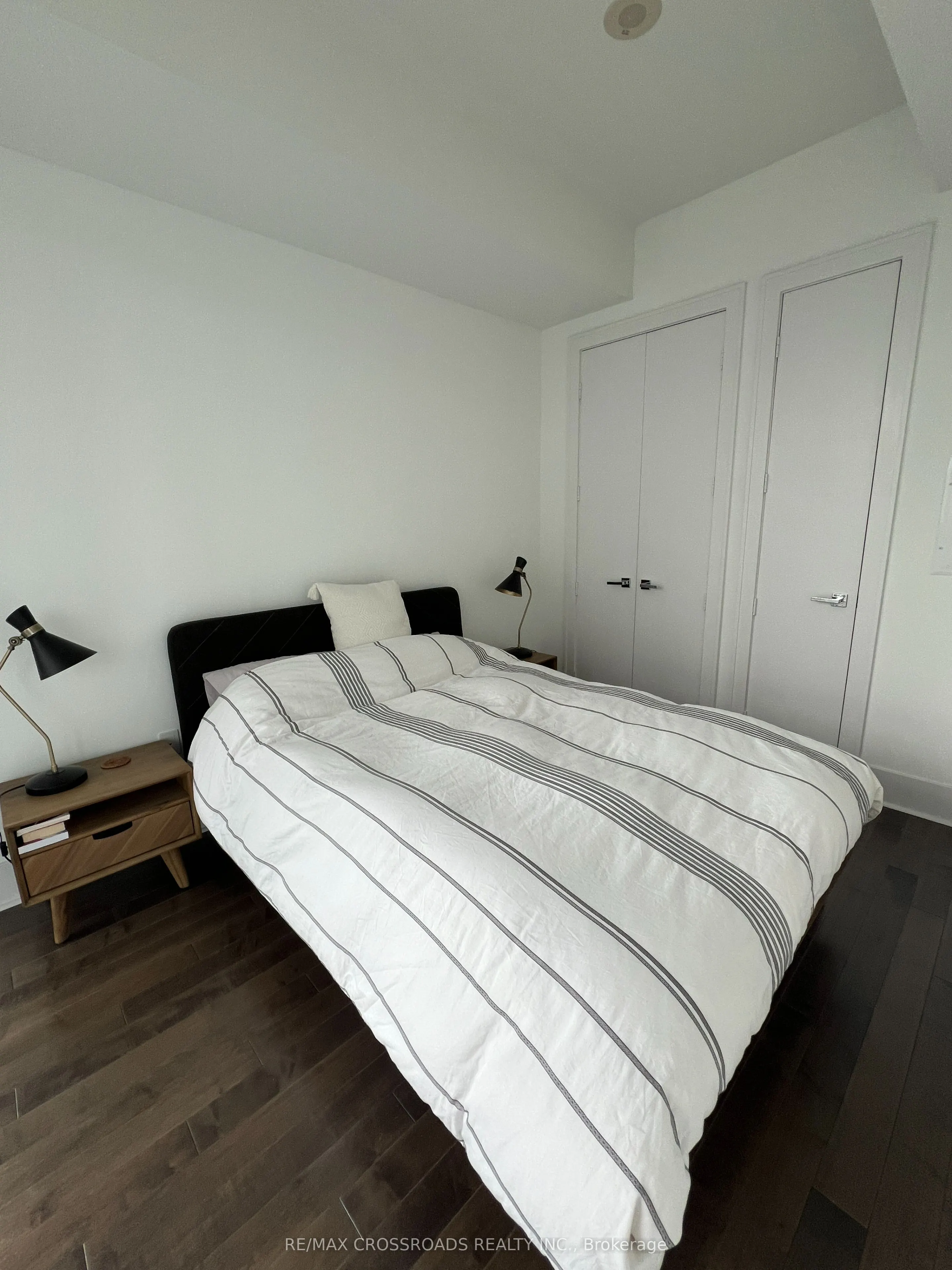 29 Queens Quay E #1010